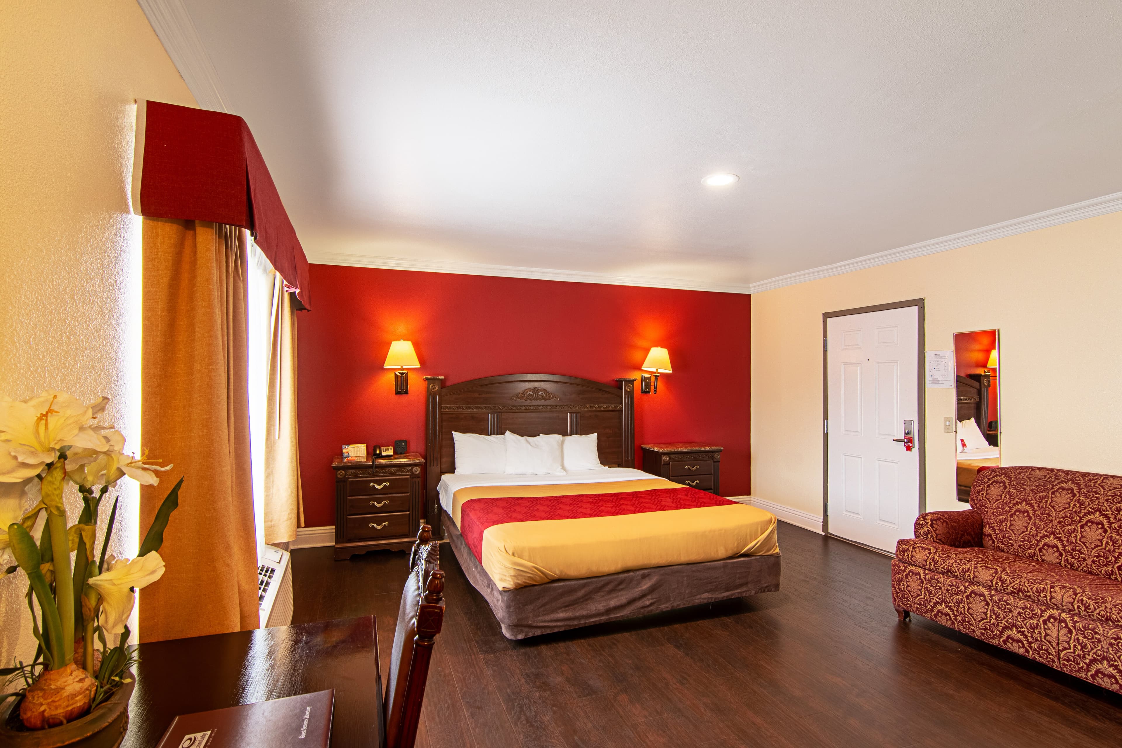 Econo Lodge Long Beach I-405 — 26