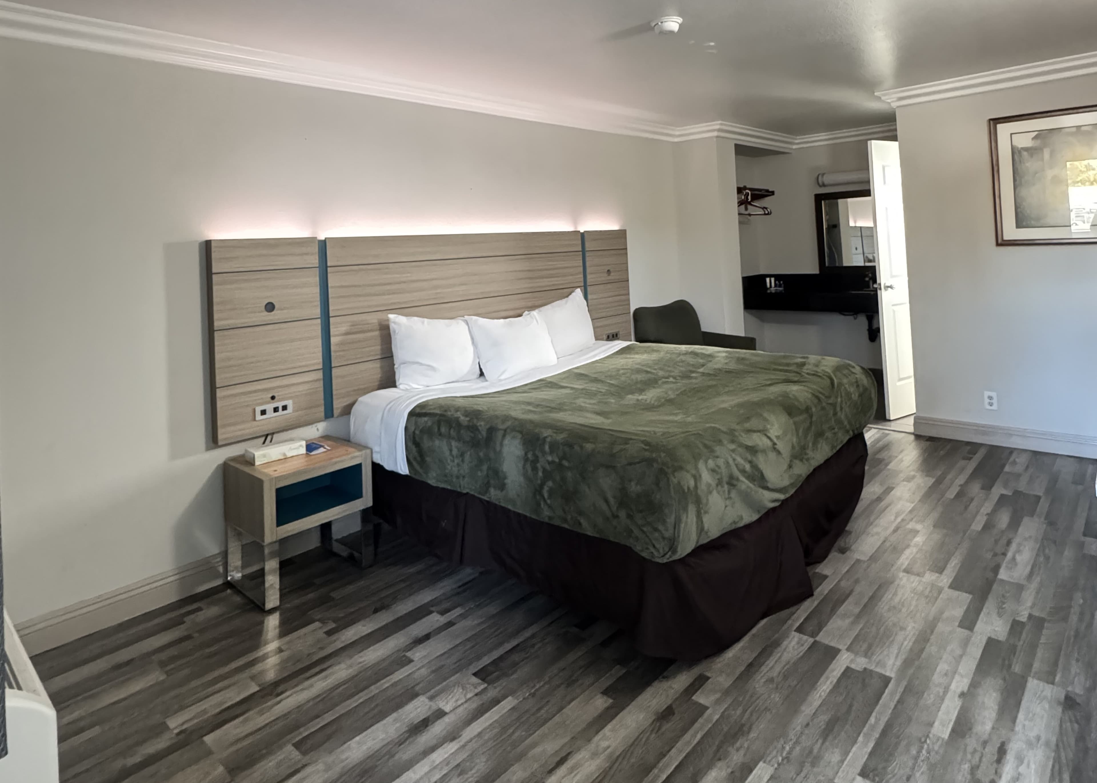 Rodeway Inn Ventura Midtown — 16