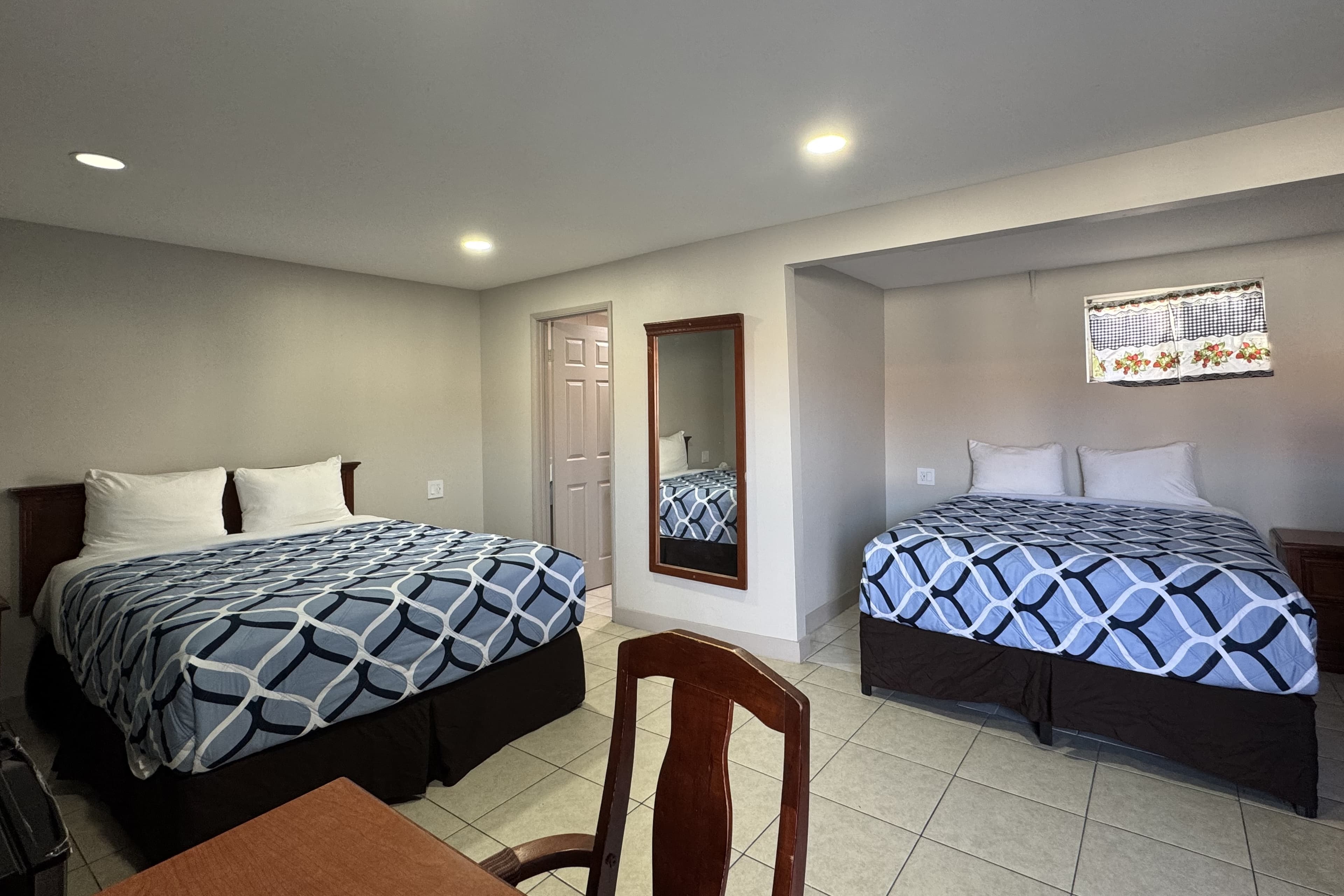 Rodeway Inn Ventura Midtown — 14