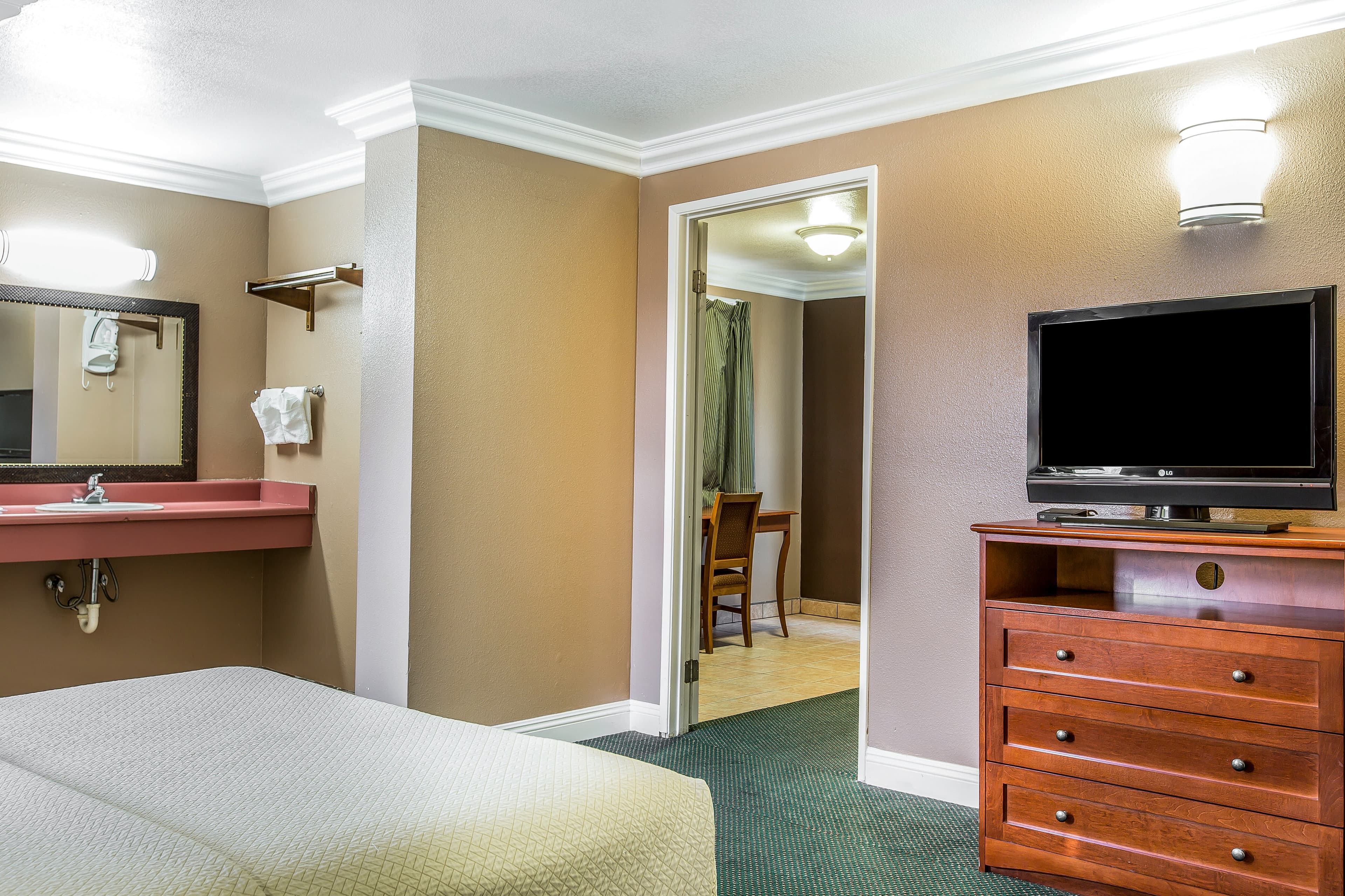 Rodeway Inn Ventura Midtown — 54