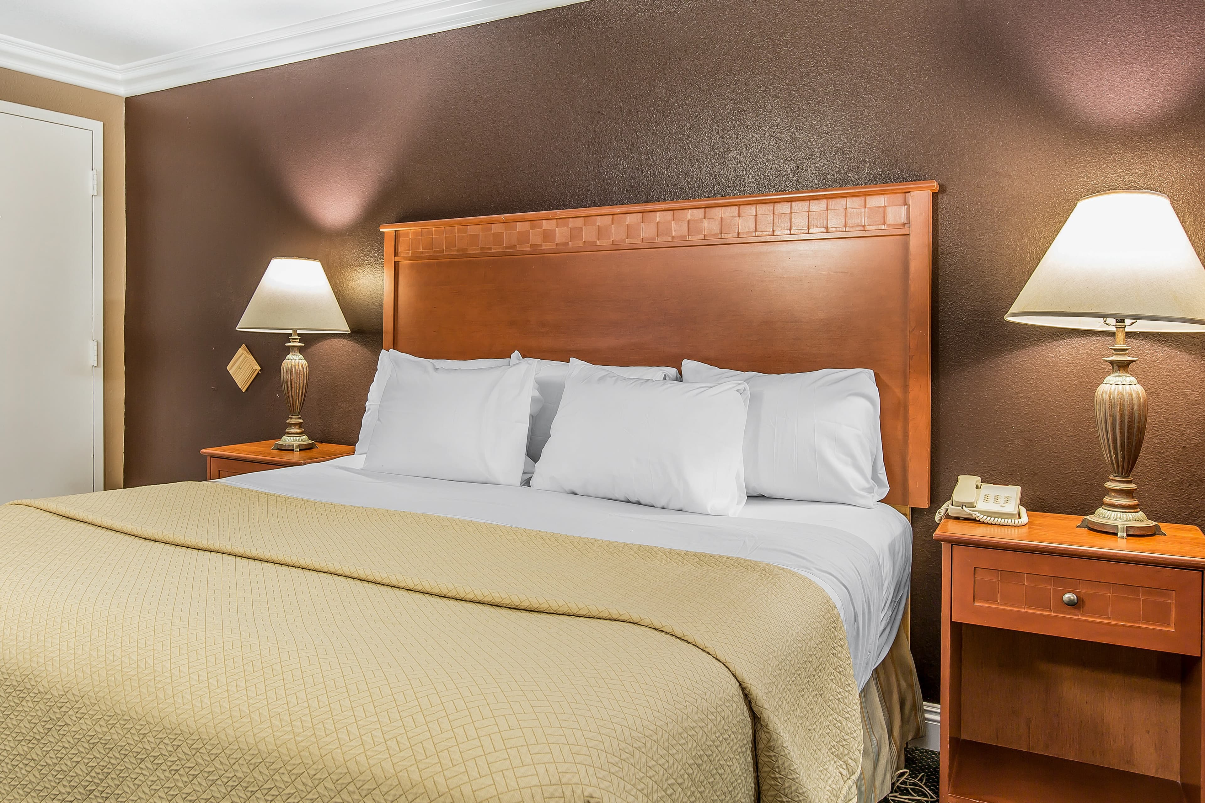 Rodeway Inn Ventura Midtown - Image 5