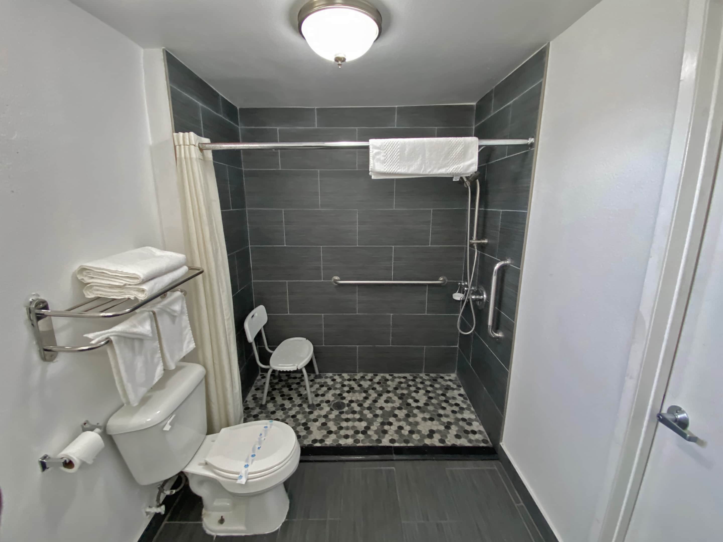 Rodeway Inn Ventura Midtown - Image 4
