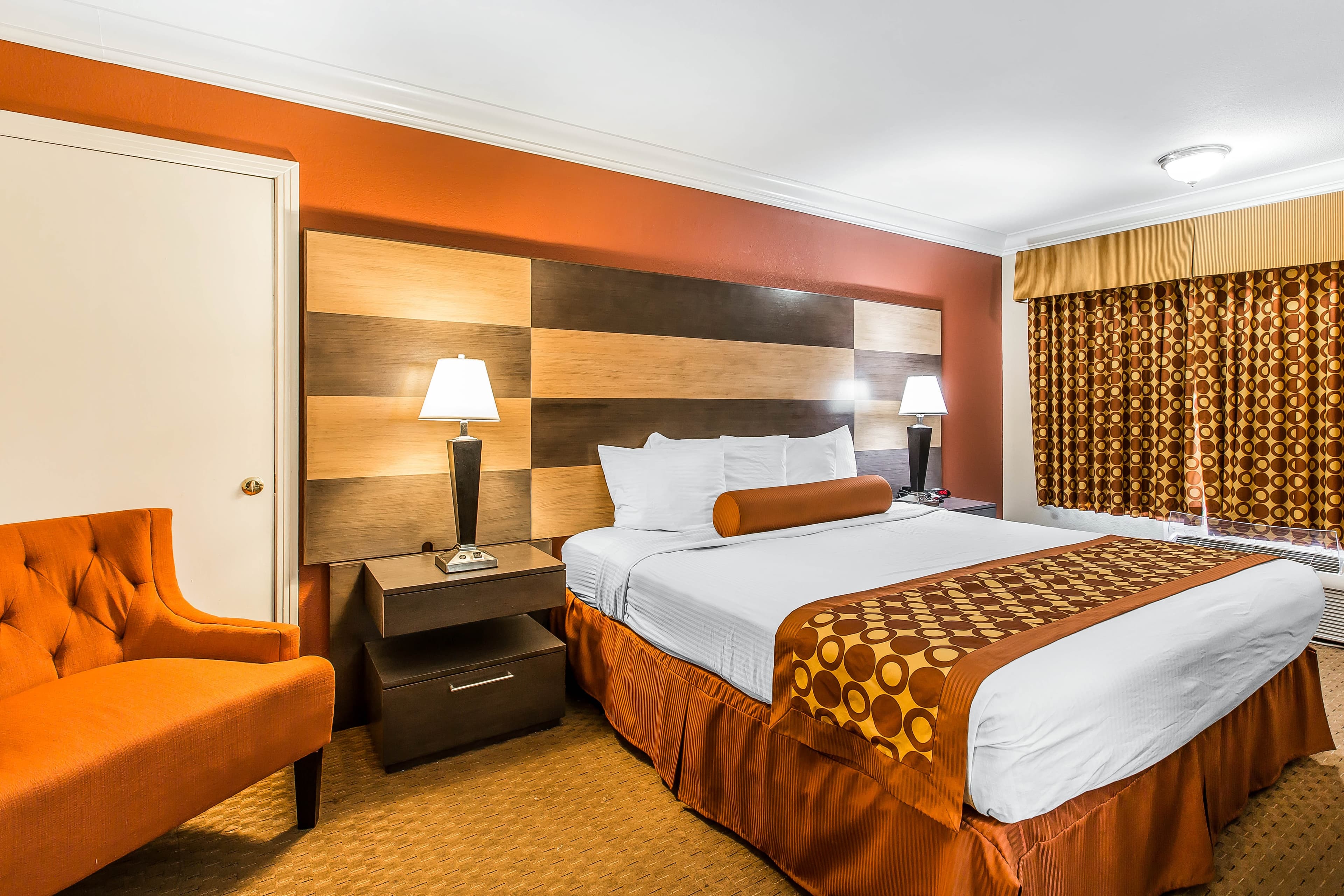 Rodeway Inn & Suites Canyon Lake-Menifee West — 6