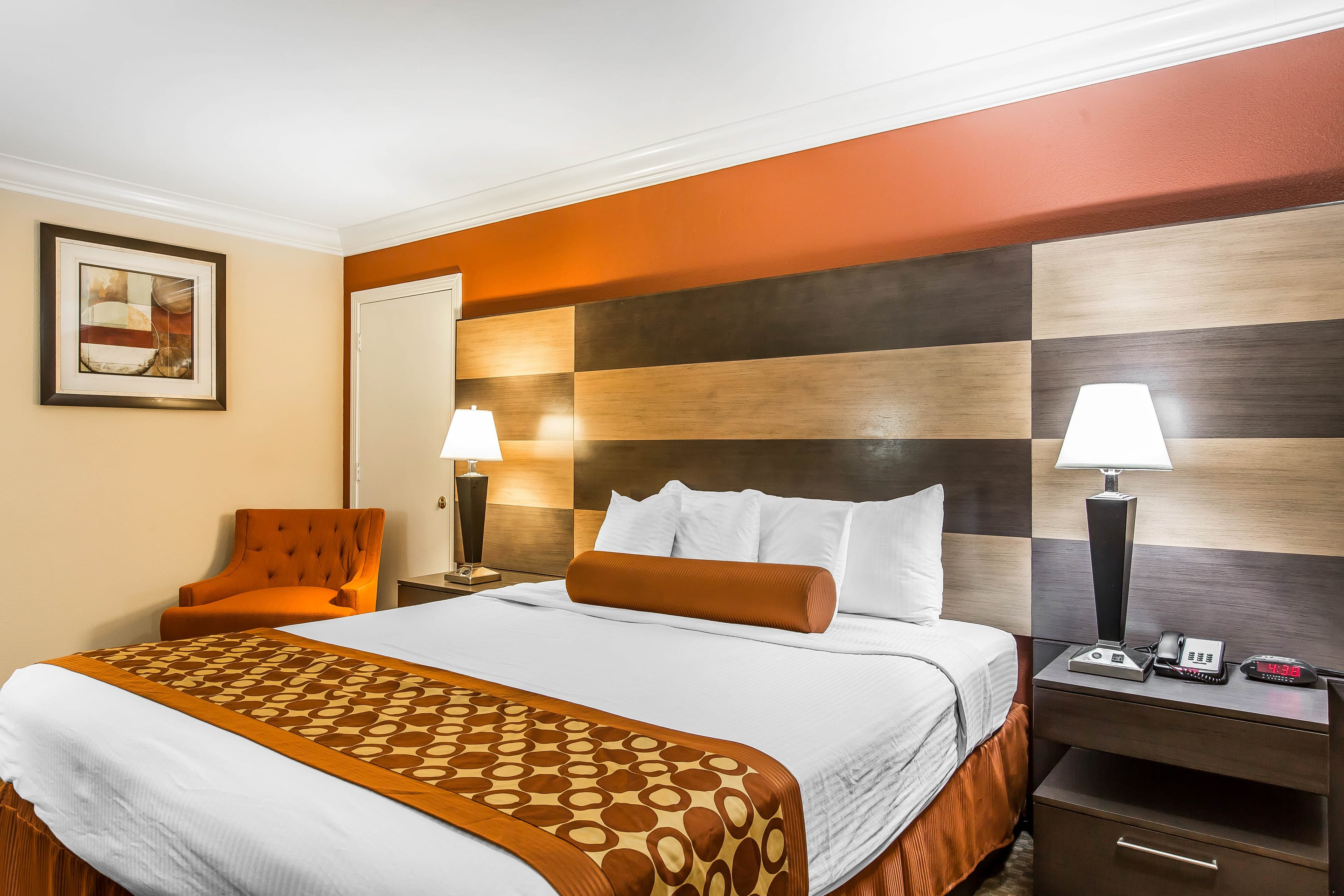 Rodeway Inn & Suites Canyon Lake-Menifee West — 7