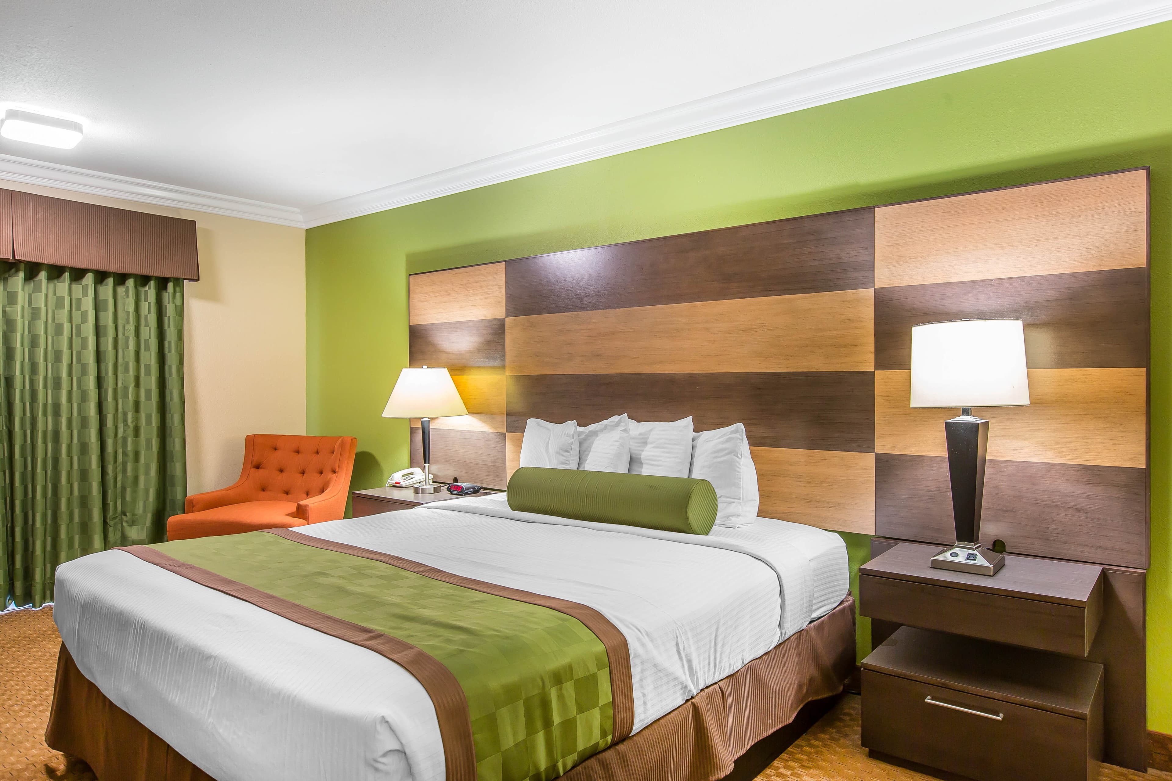 Rodeway Inn & Suites Canyon Lake-Menifee West — 9