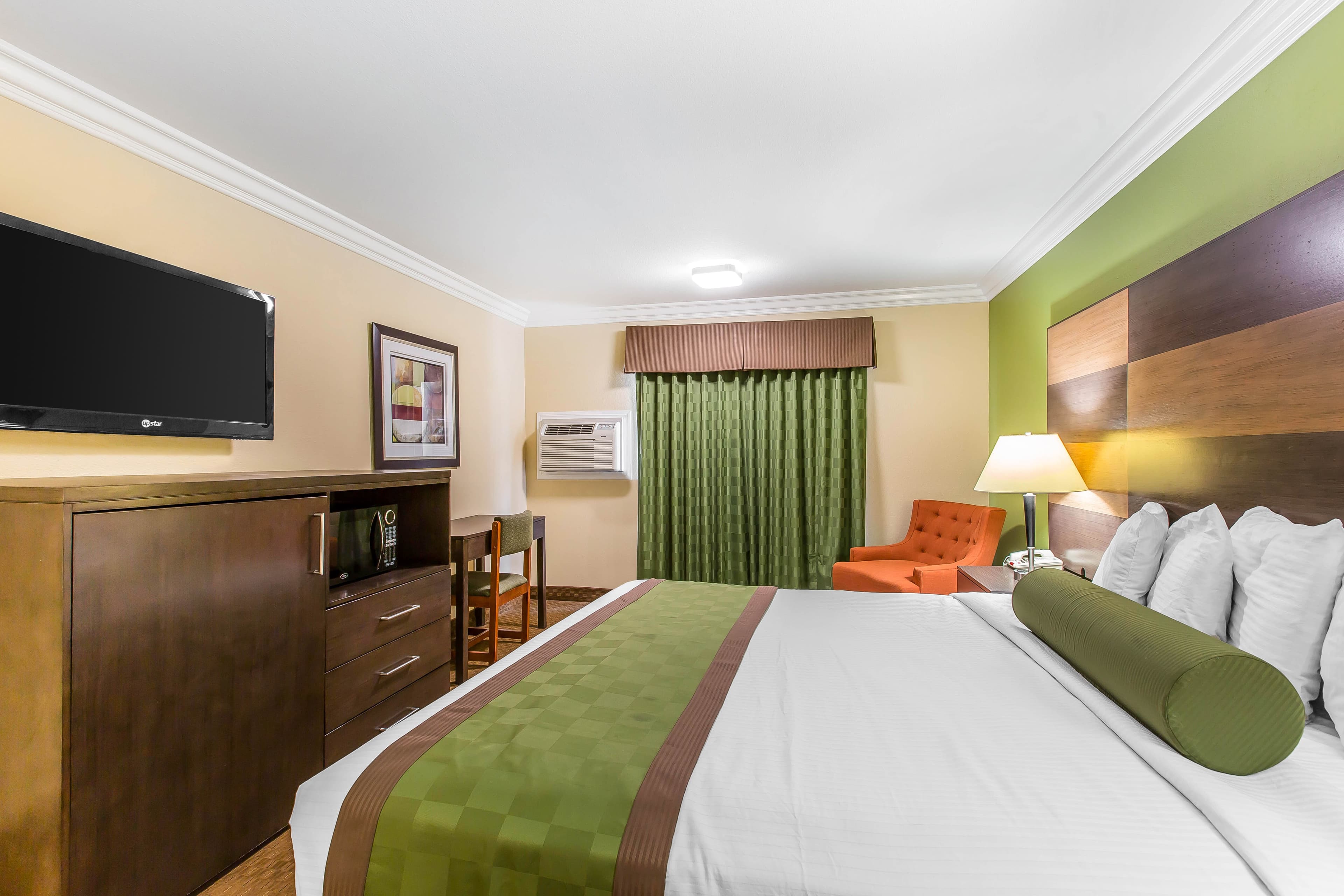 Rodeway Inn & Suites Canyon Lake-Menifee West — 12