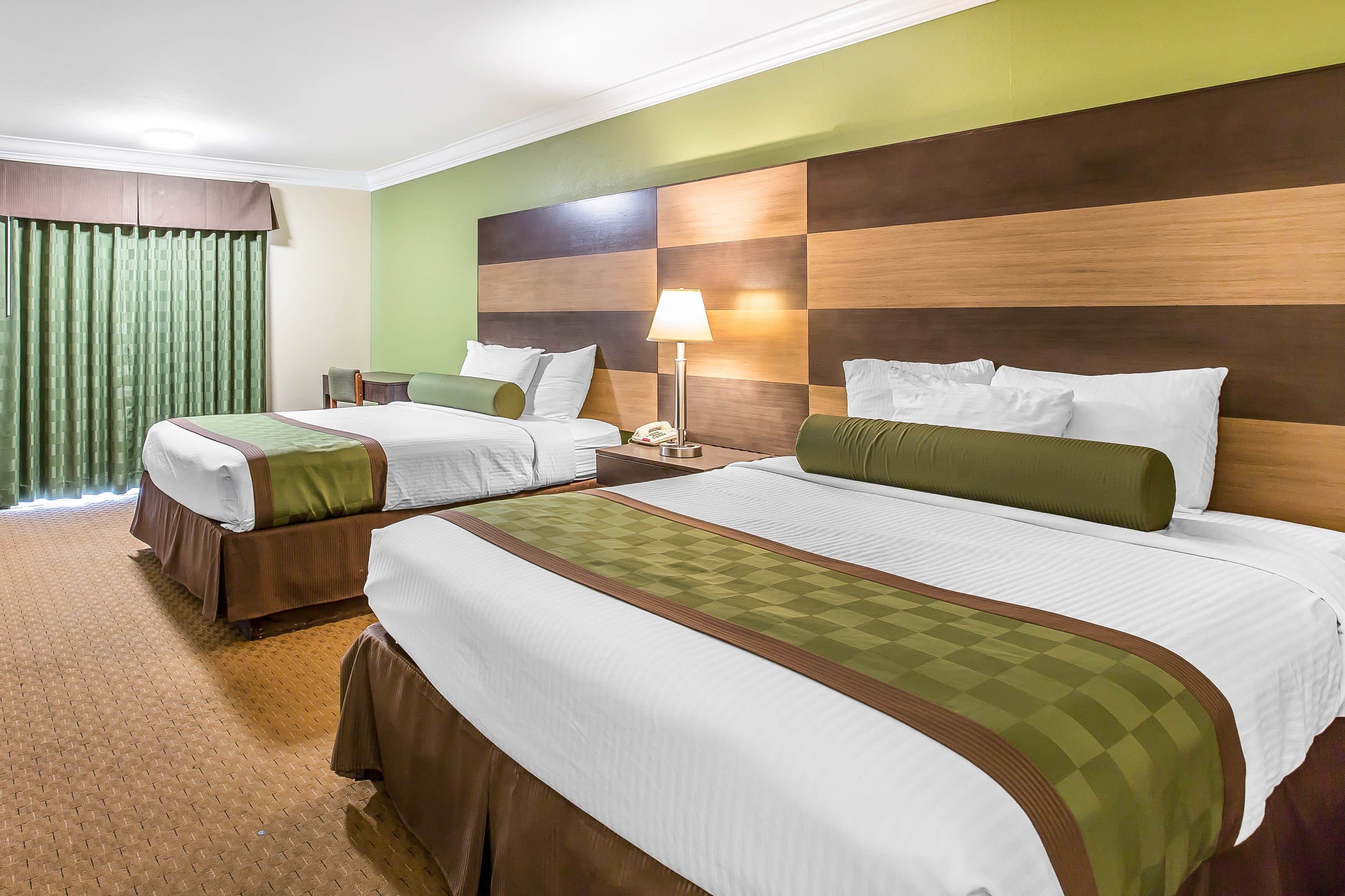 Rodeway Inn & Suites Canyon Lake-Menifee West - Image 2