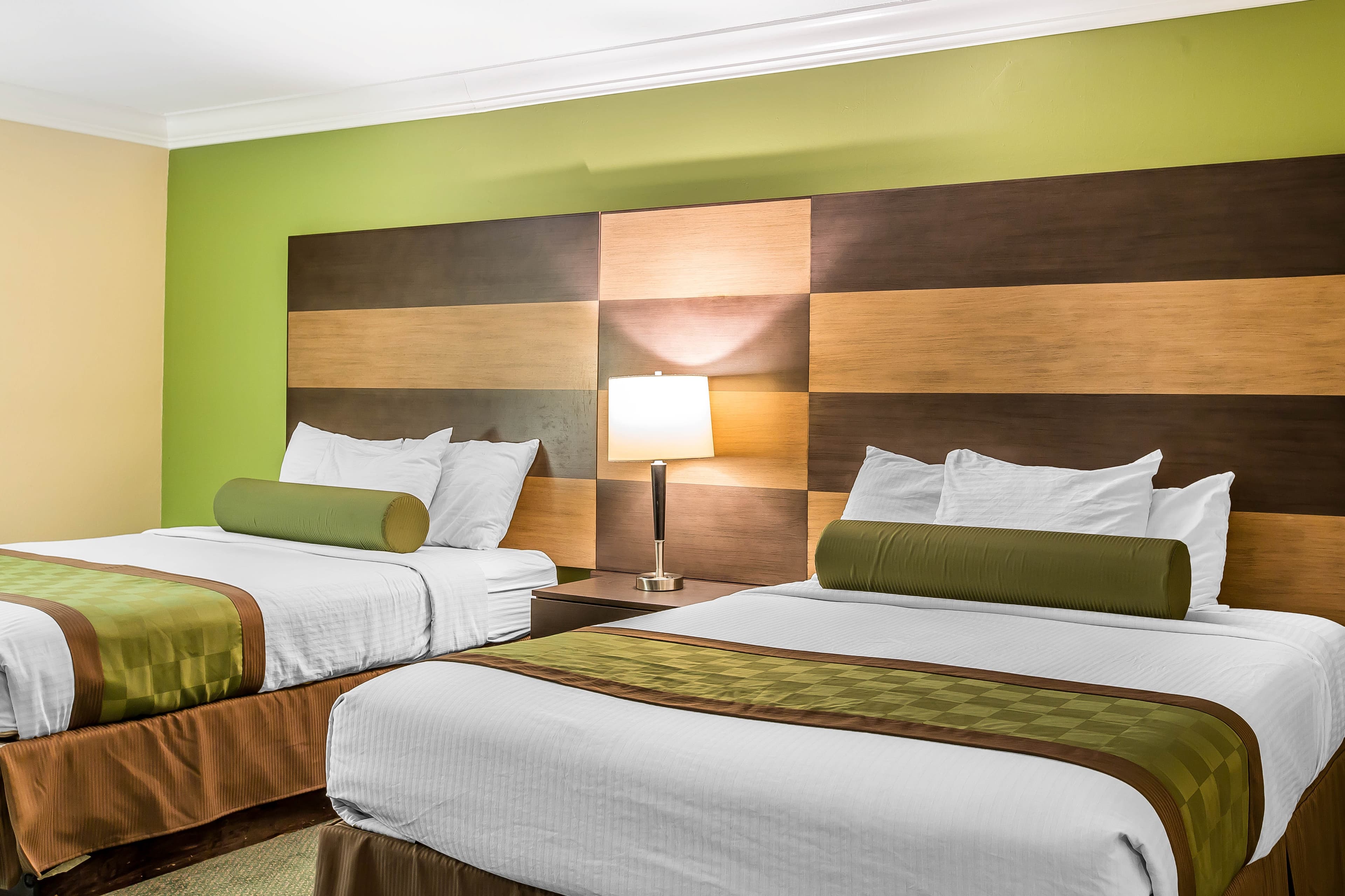 Rodeway Inn & Suites Canyon Lake-Menifee West — 19