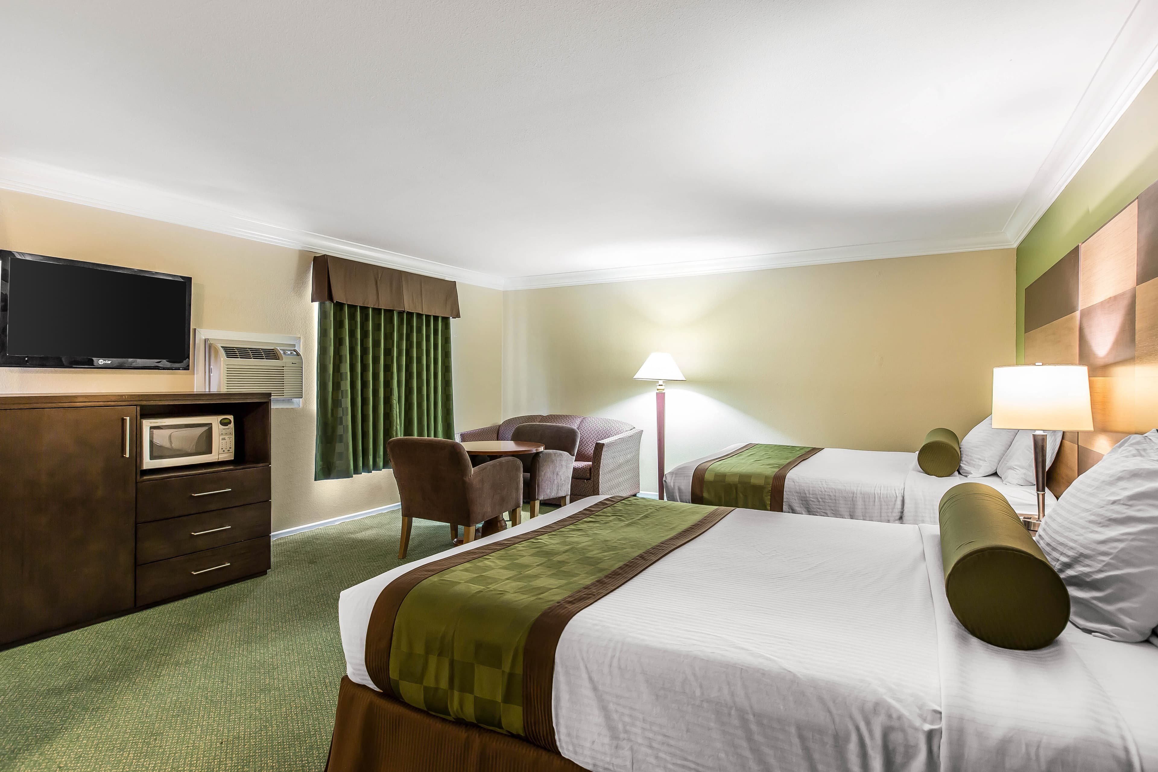 Rodeway Inn & Suites Canyon Lake-Menifee West — 20
