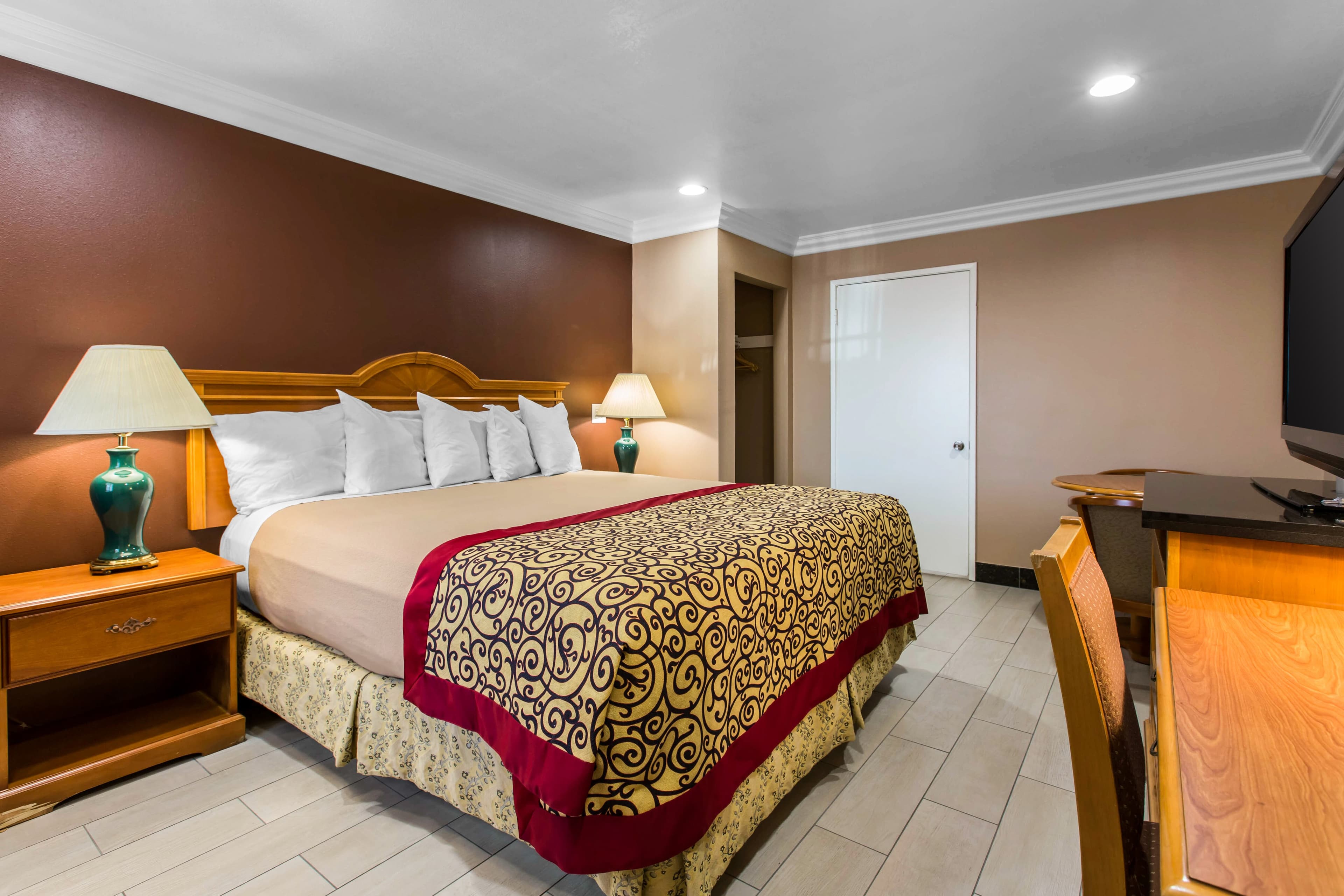 Rodeway Inn Cypress - Buena Park - Image 3