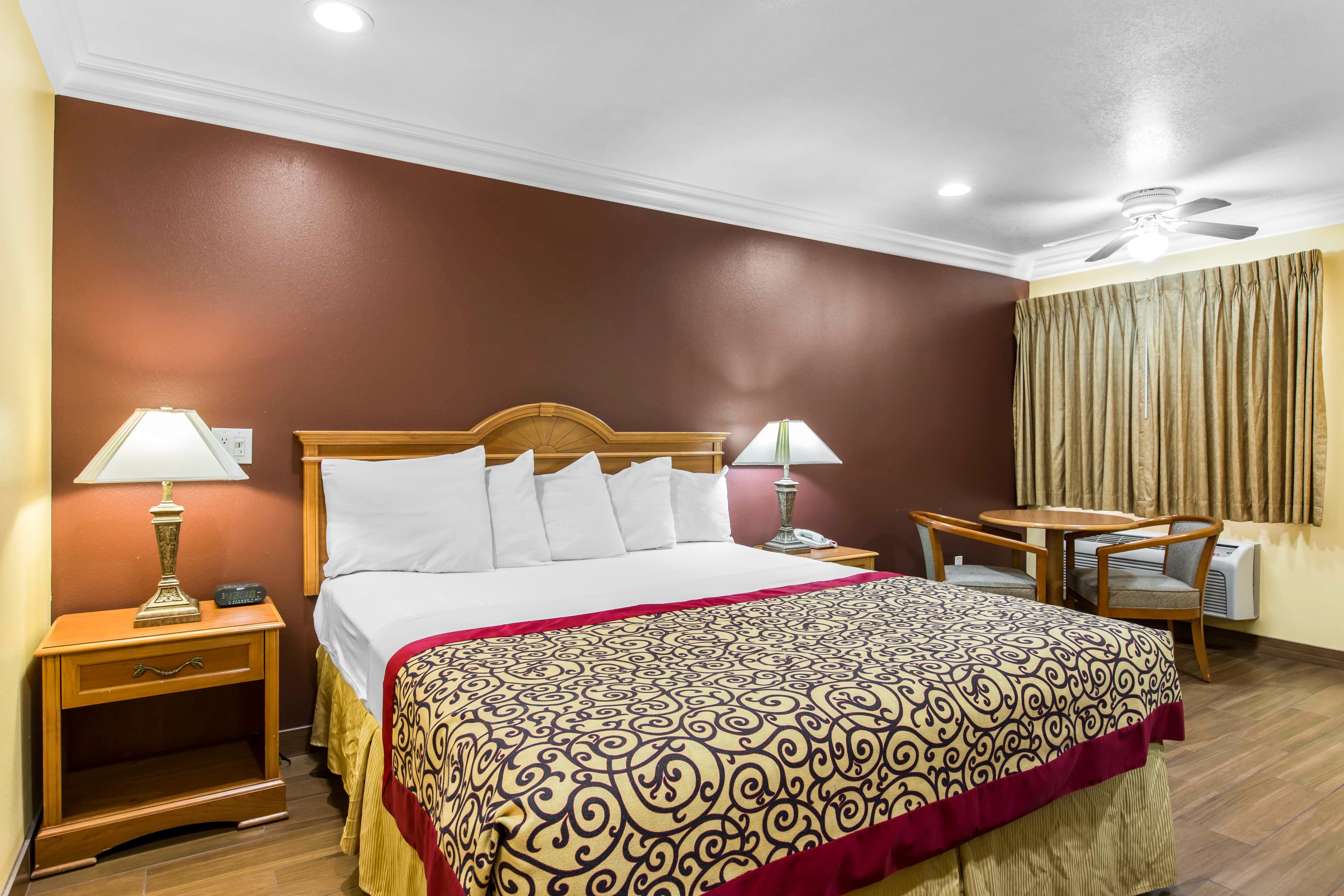 Rodeway Inn Cypress - Buena Park — 7