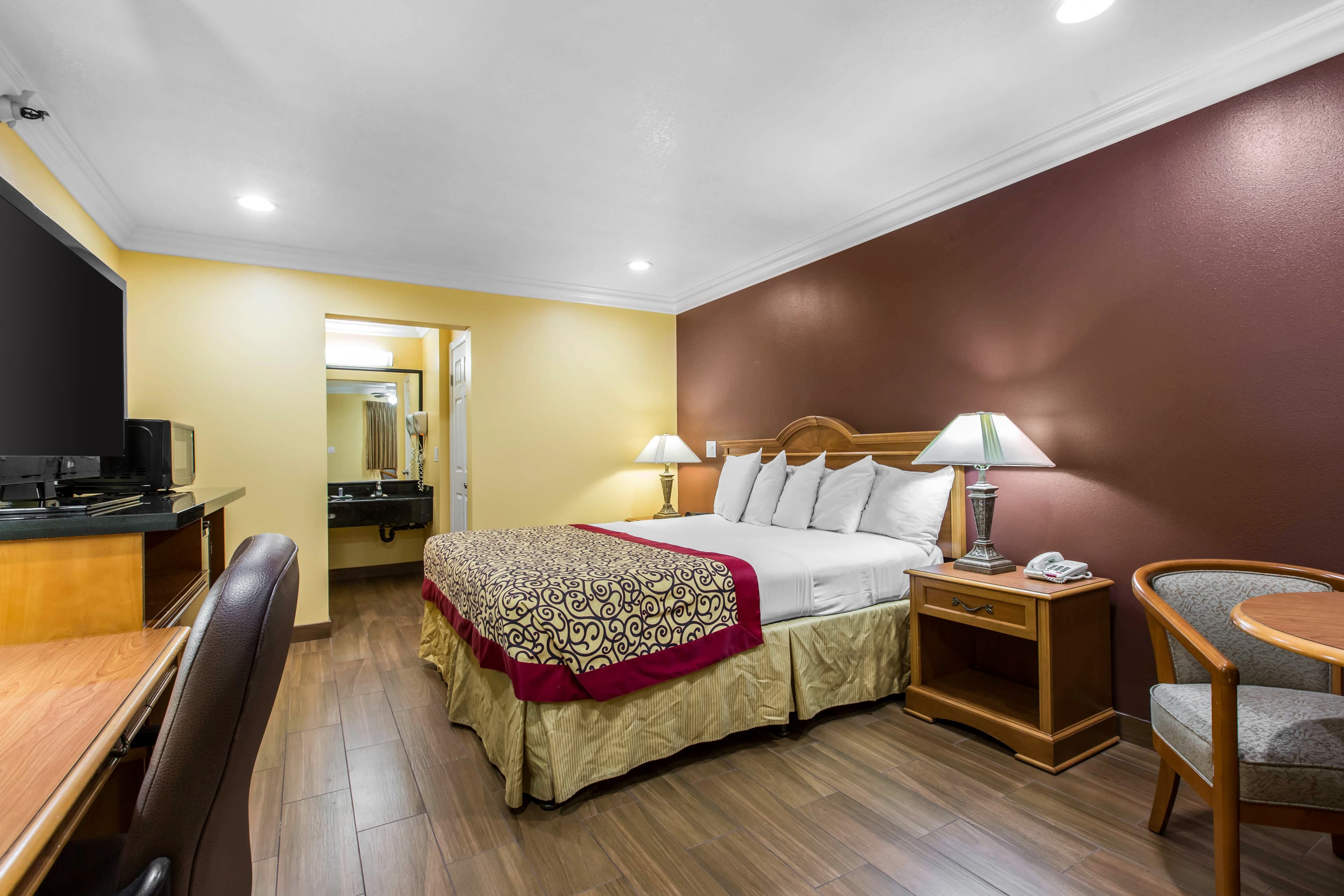 Rodeway Inn Cypress - Buena Park — 10