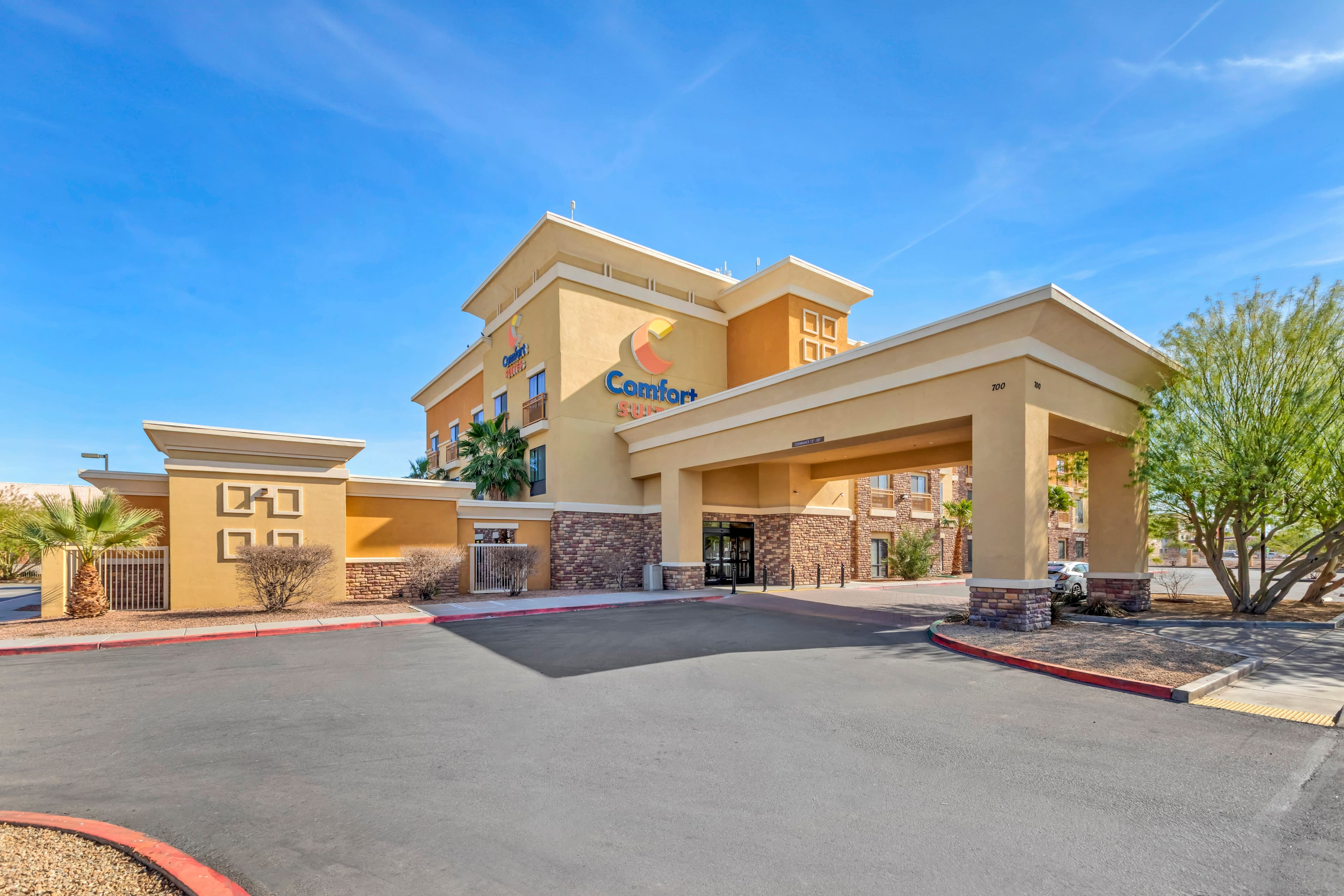 Comfort Suites Blythe - Image 1