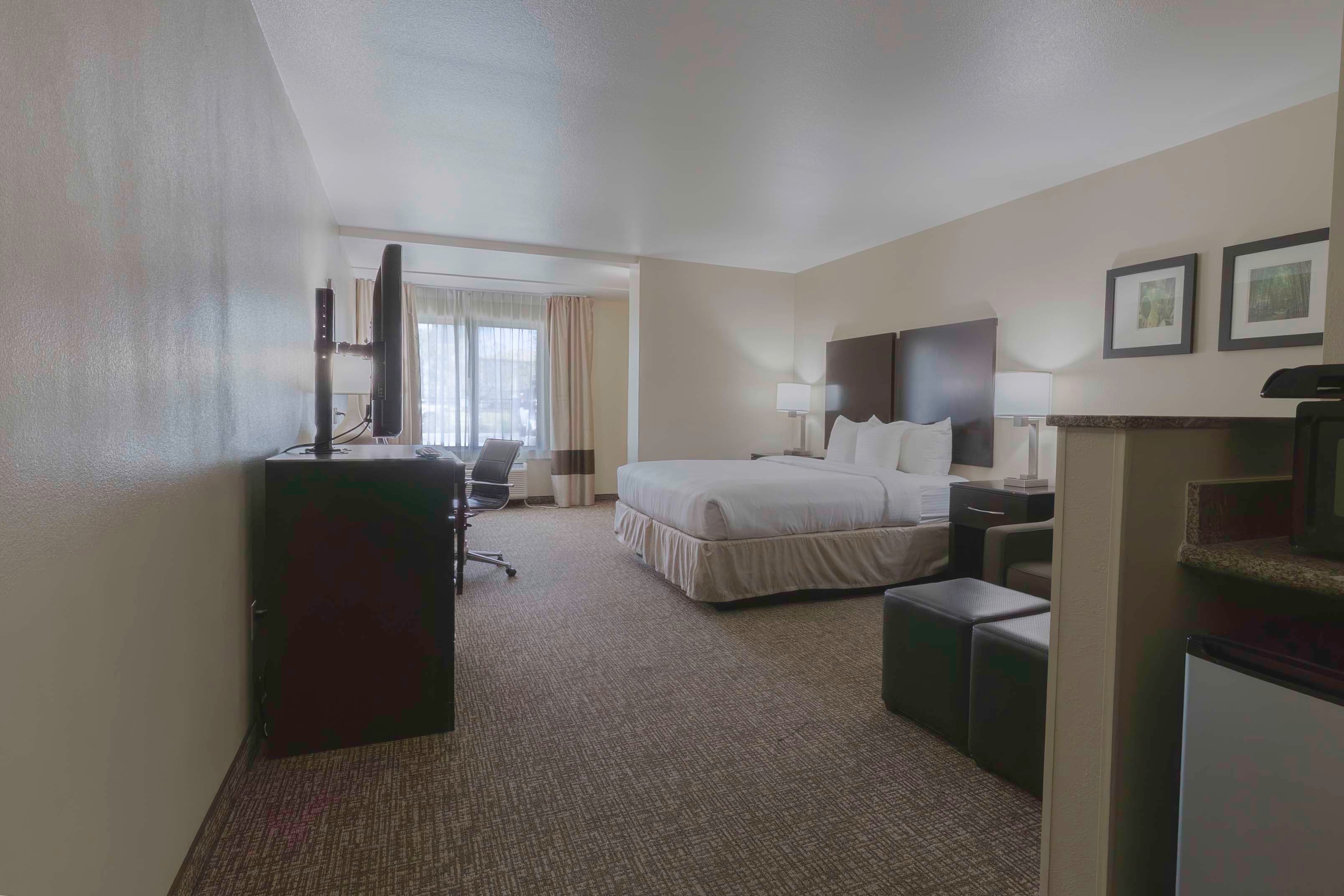 Comfort Inn & Suites San Bernardino — 18