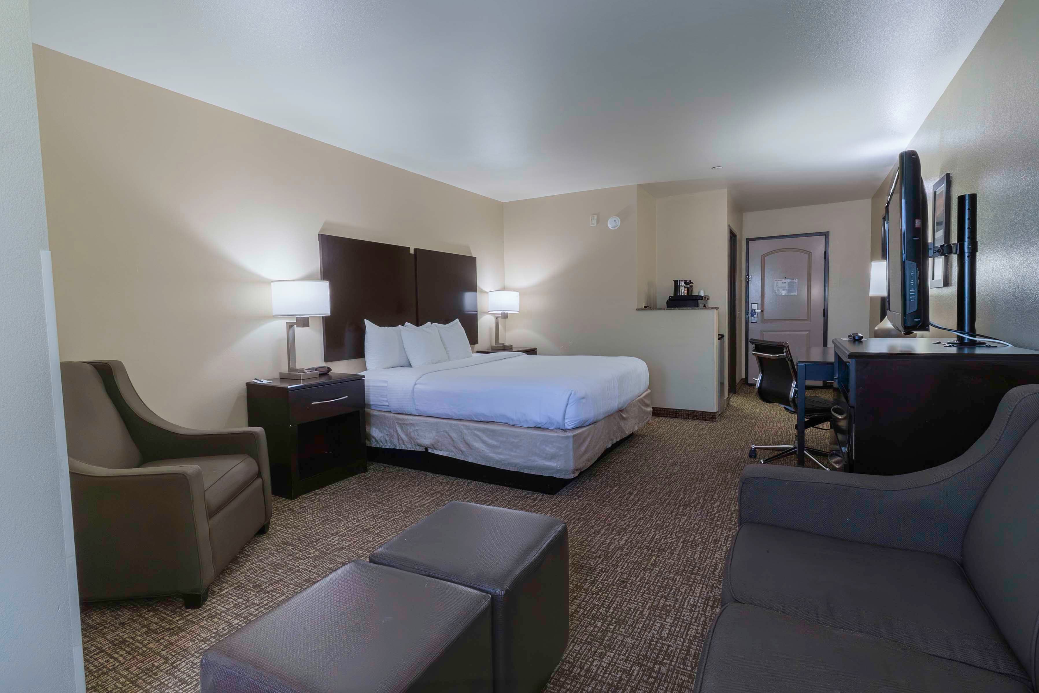 Comfort Inn & Suites San Bernardino — 19
