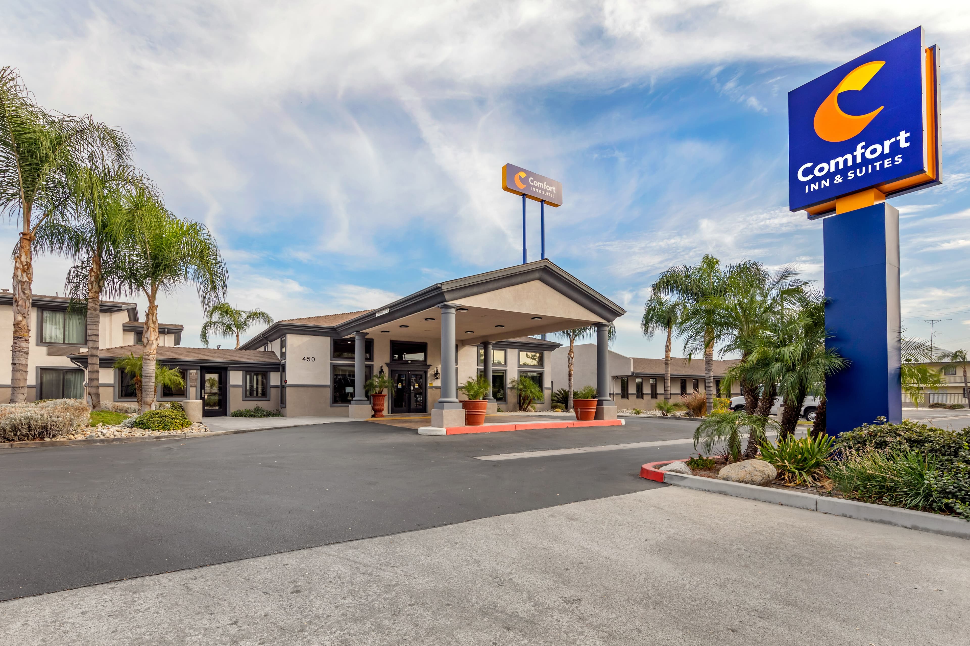 Comfort Inn & Suites San Bernardino - Image 1