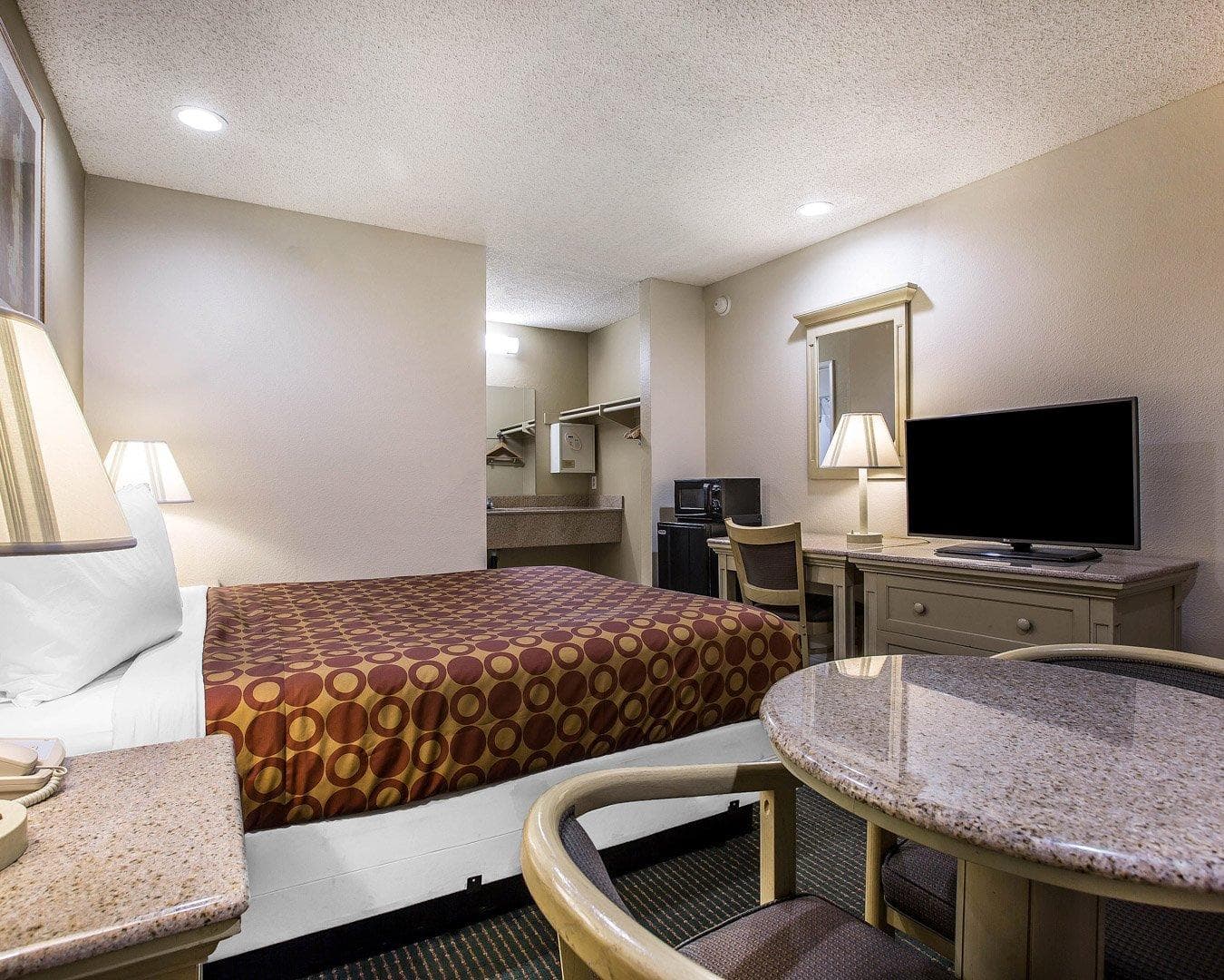 Rodeway Inn Santee San Diego East - Image 3