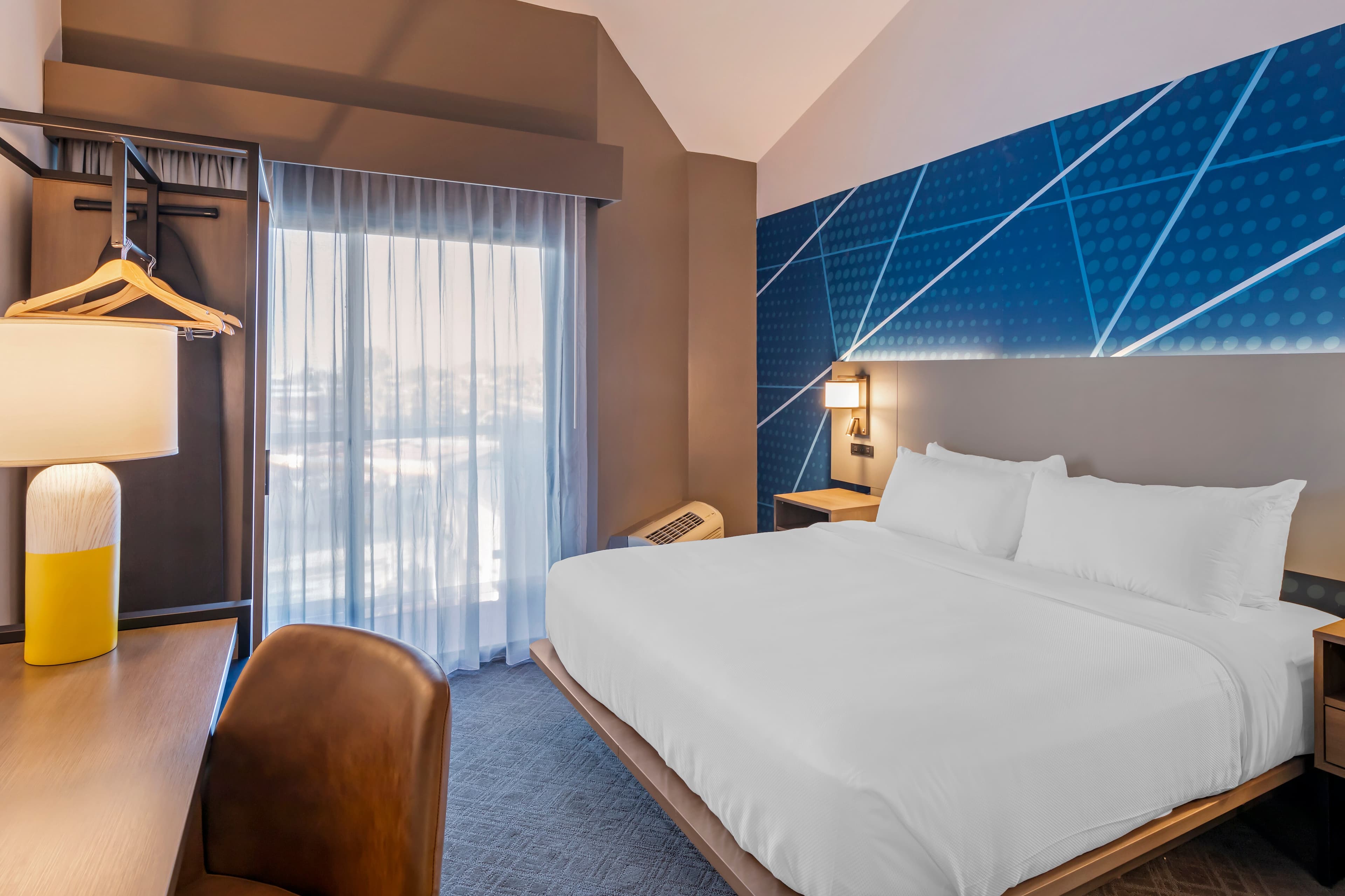Comfort Inn & Suites Irvine Spectrum — 19