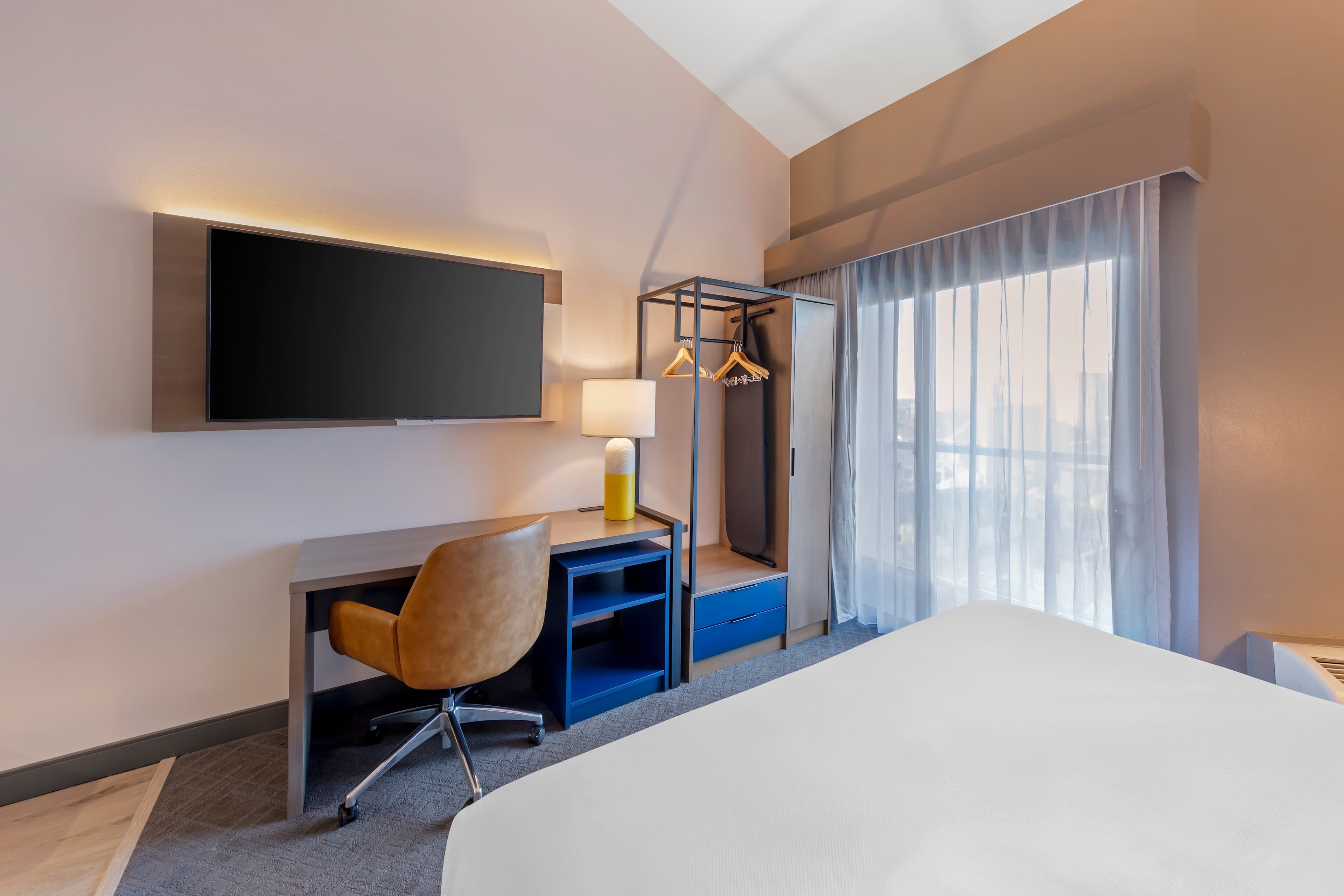 Comfort Inn & Suites Irvine Spectrum — 21