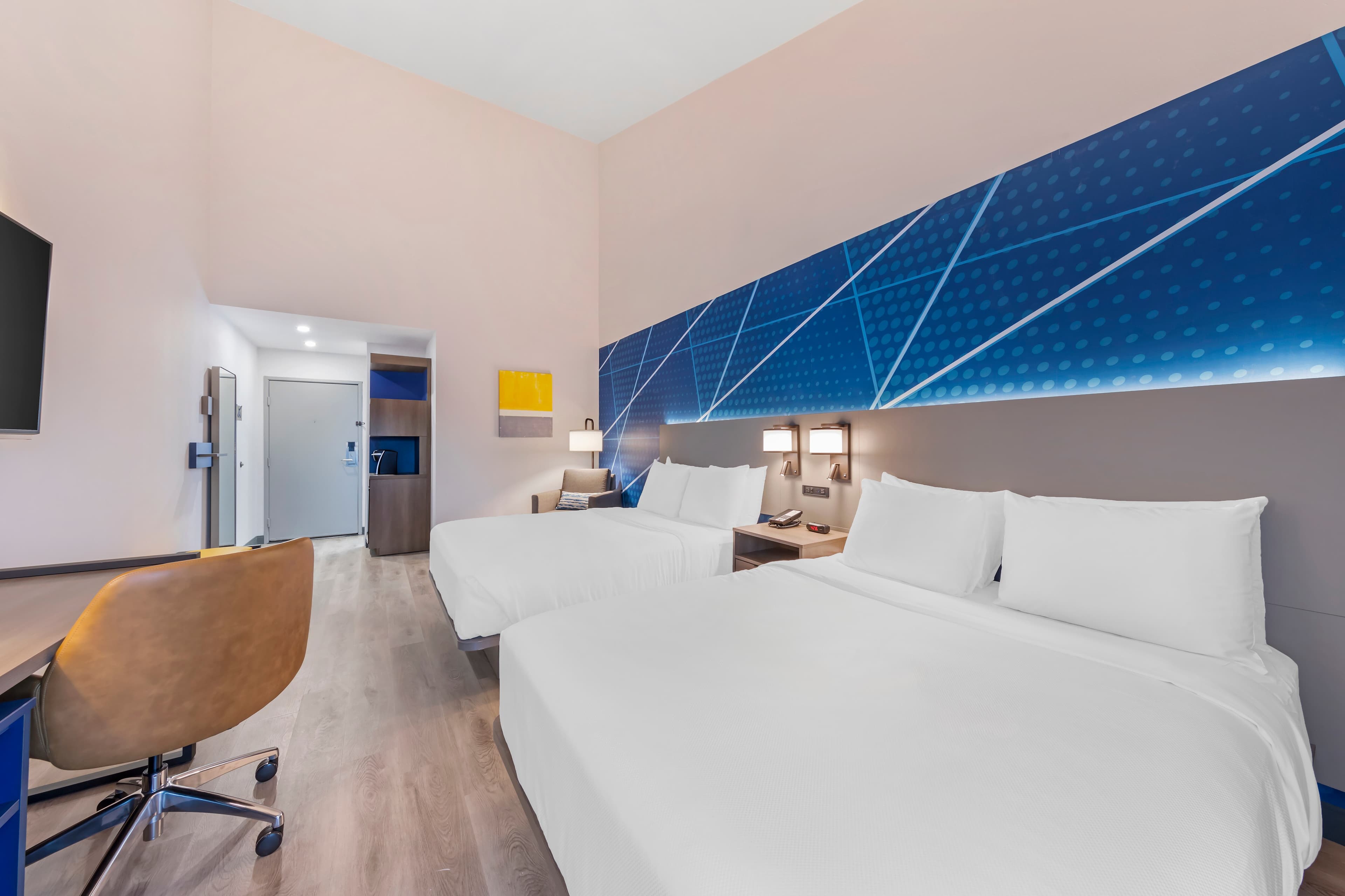 Comfort Inn & Suites Irvine Spectrum — 10