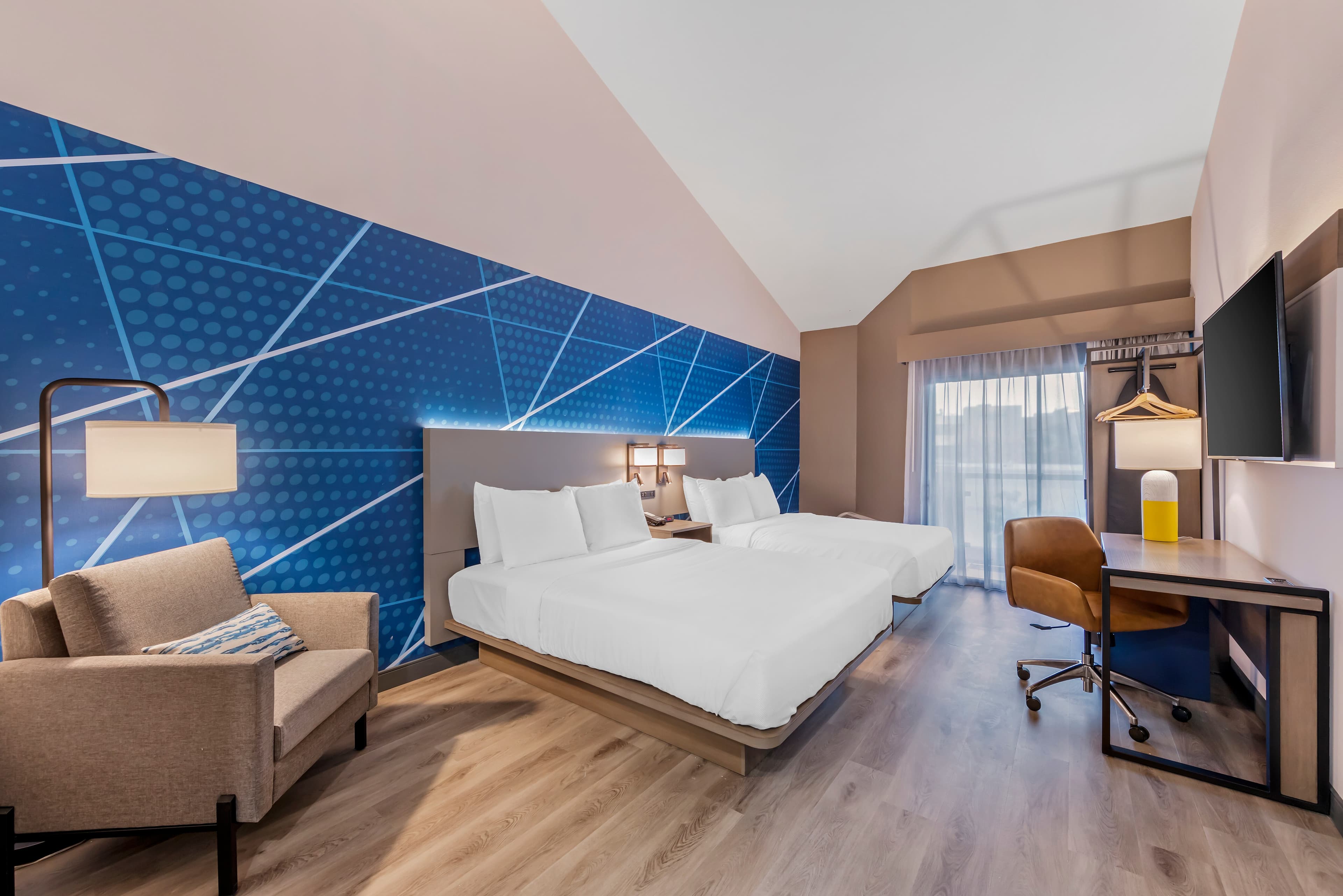 Comfort Inn & Suites Irvine Spectrum — 11