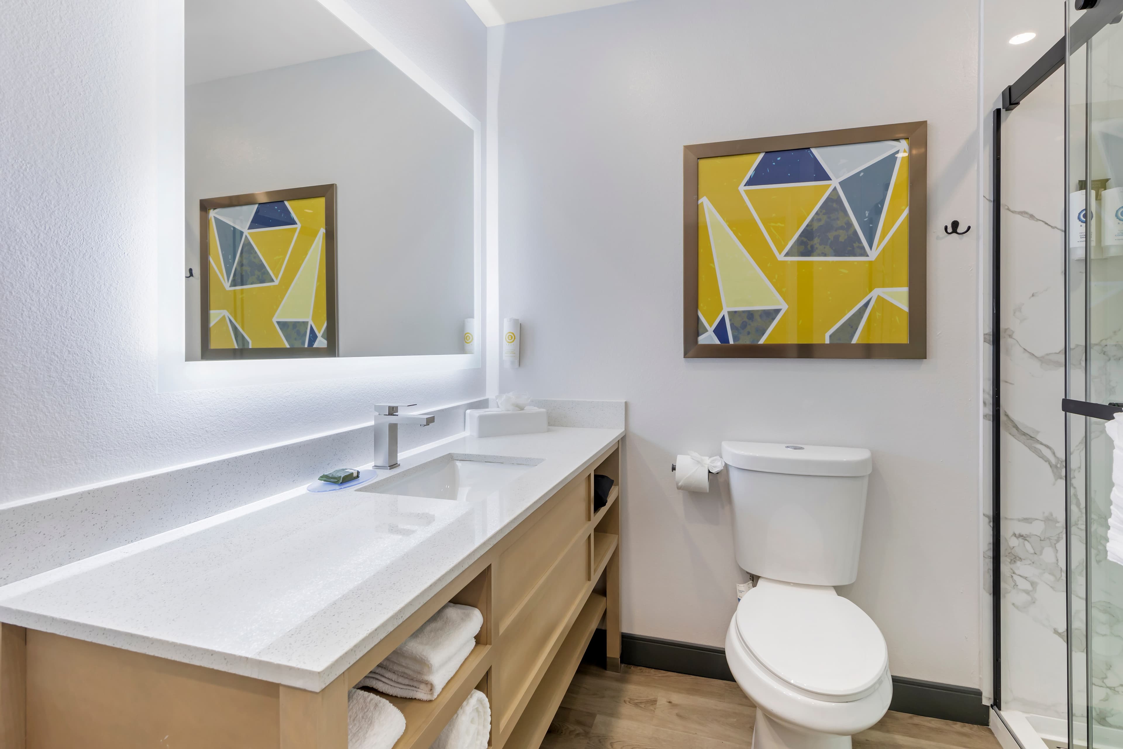 Comfort Inn & Suites Irvine Spectrum — 13