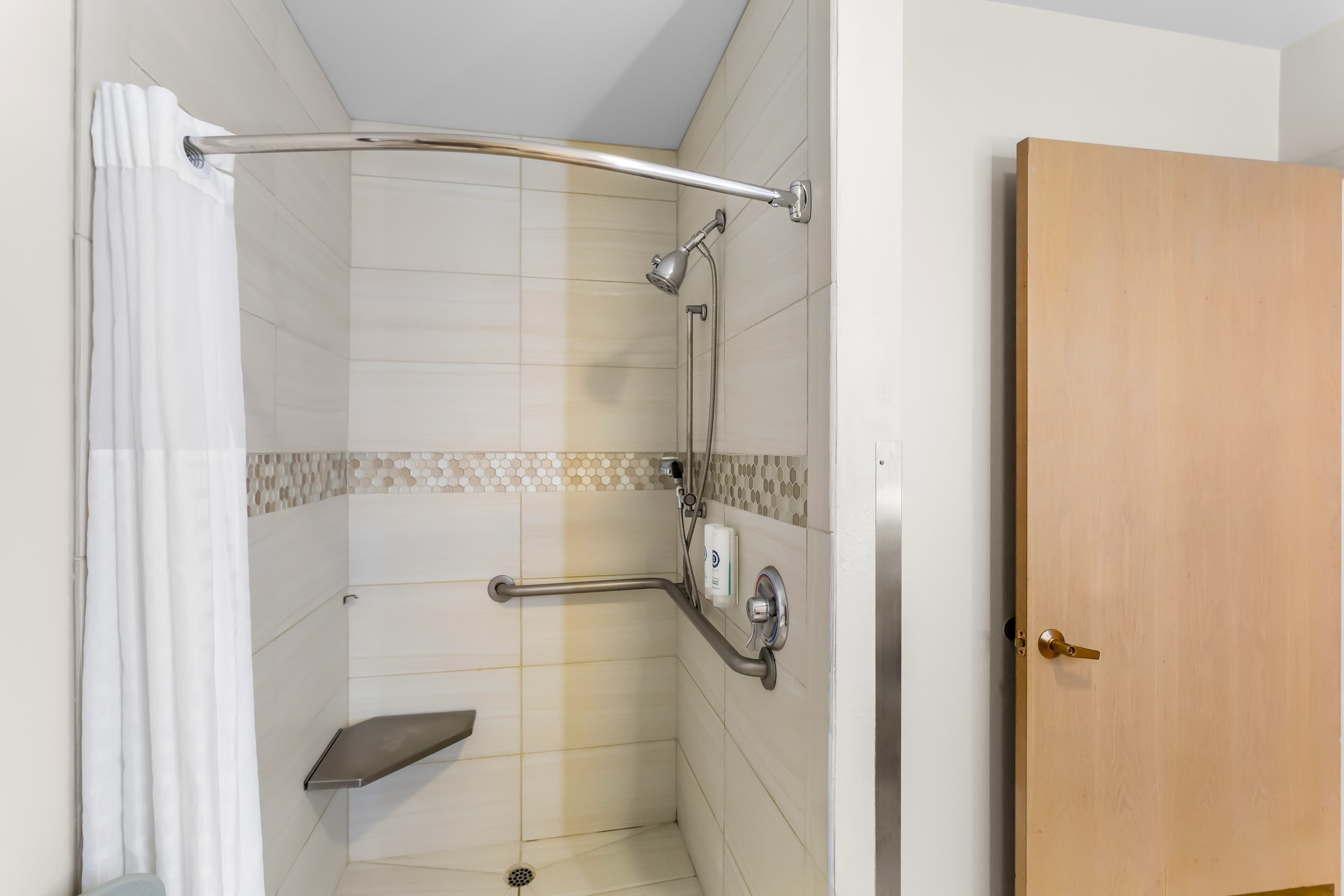 Comfort Inn & Suites Susanville - Image 5