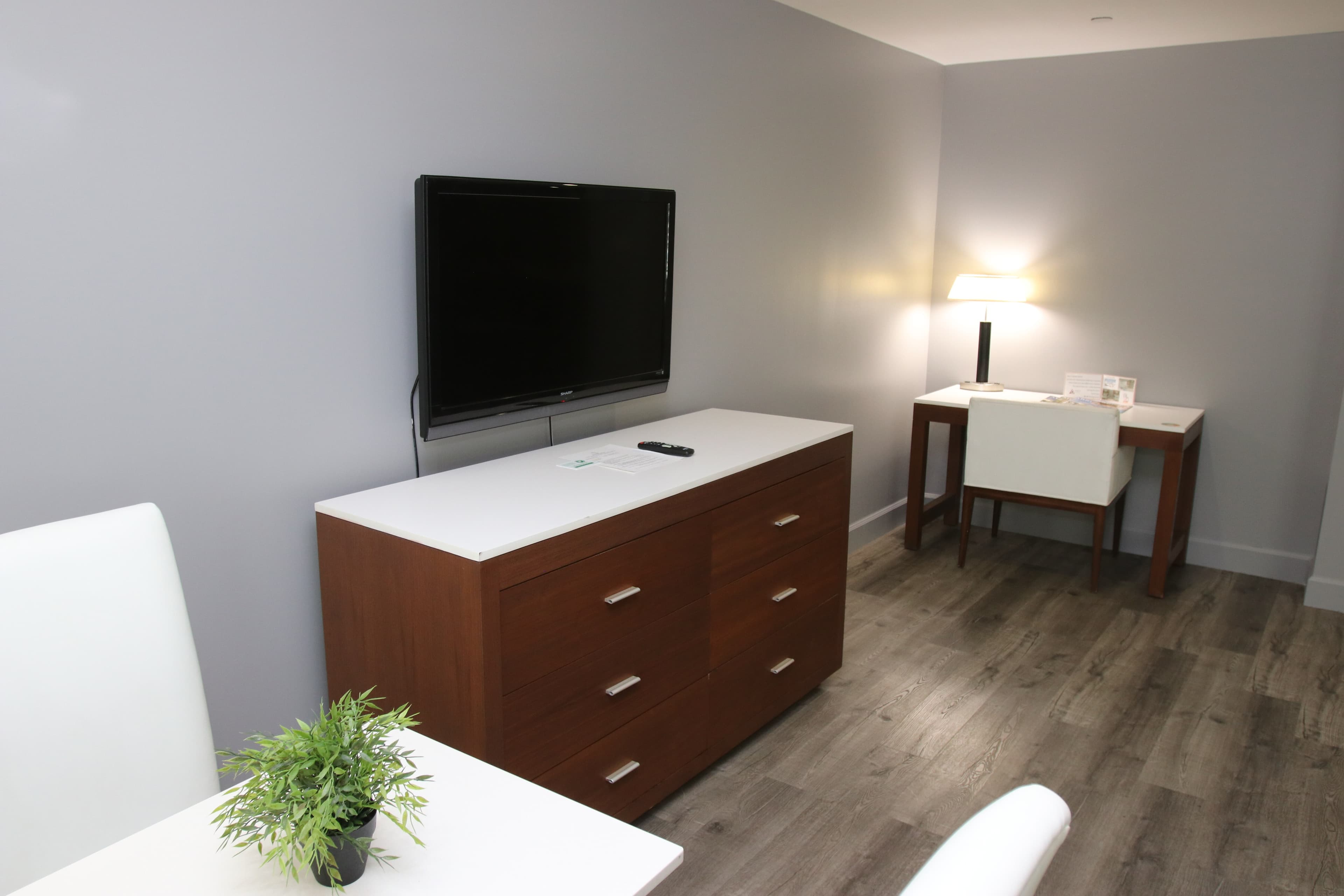 BLVD Hotel and Studios Universal-Hollywood, an Ascend Collection Hotel — 10