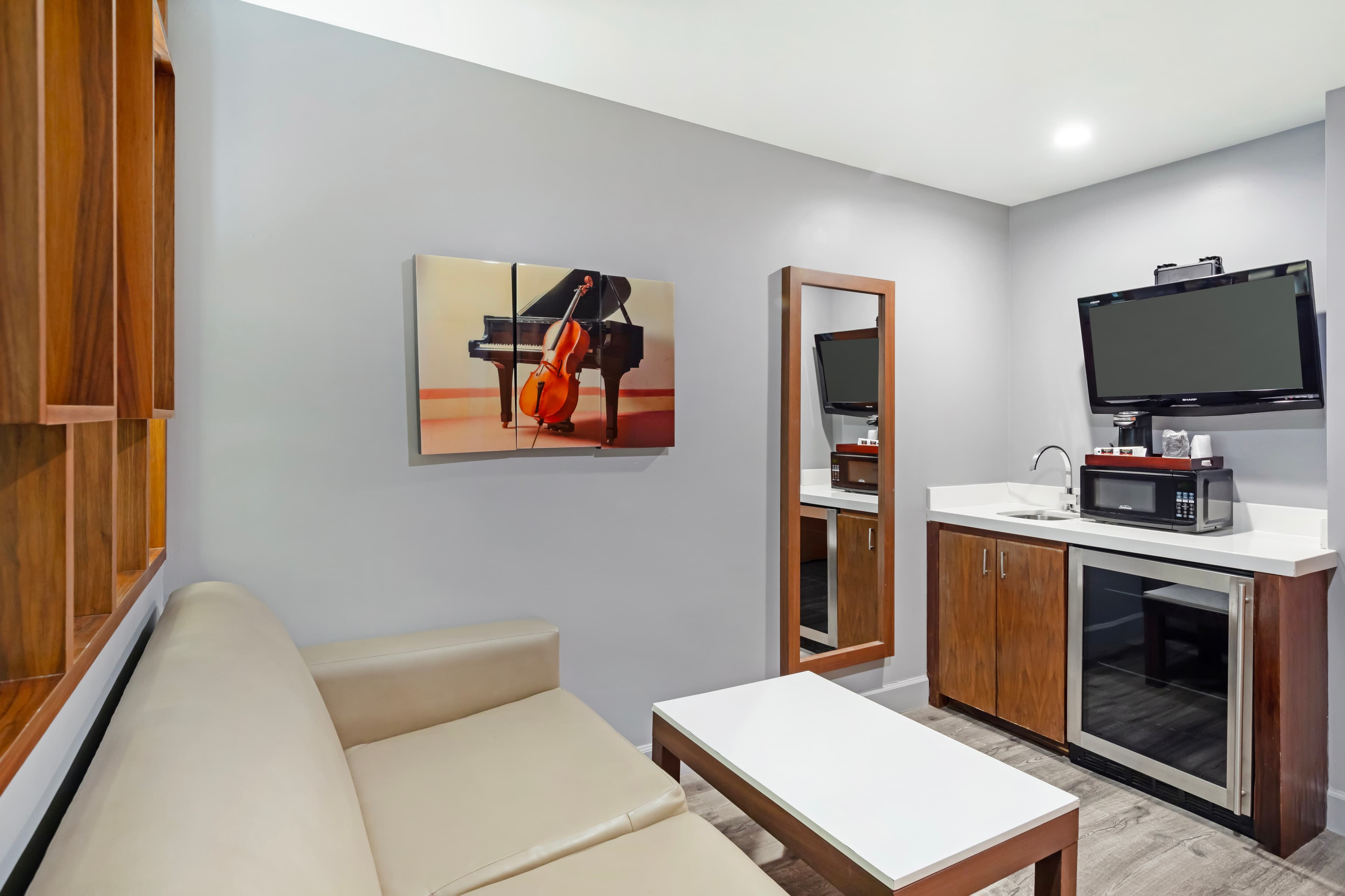 BLVD Hotel and Studios Universal-Hollywood, an Ascend Collection Hotel — 15
