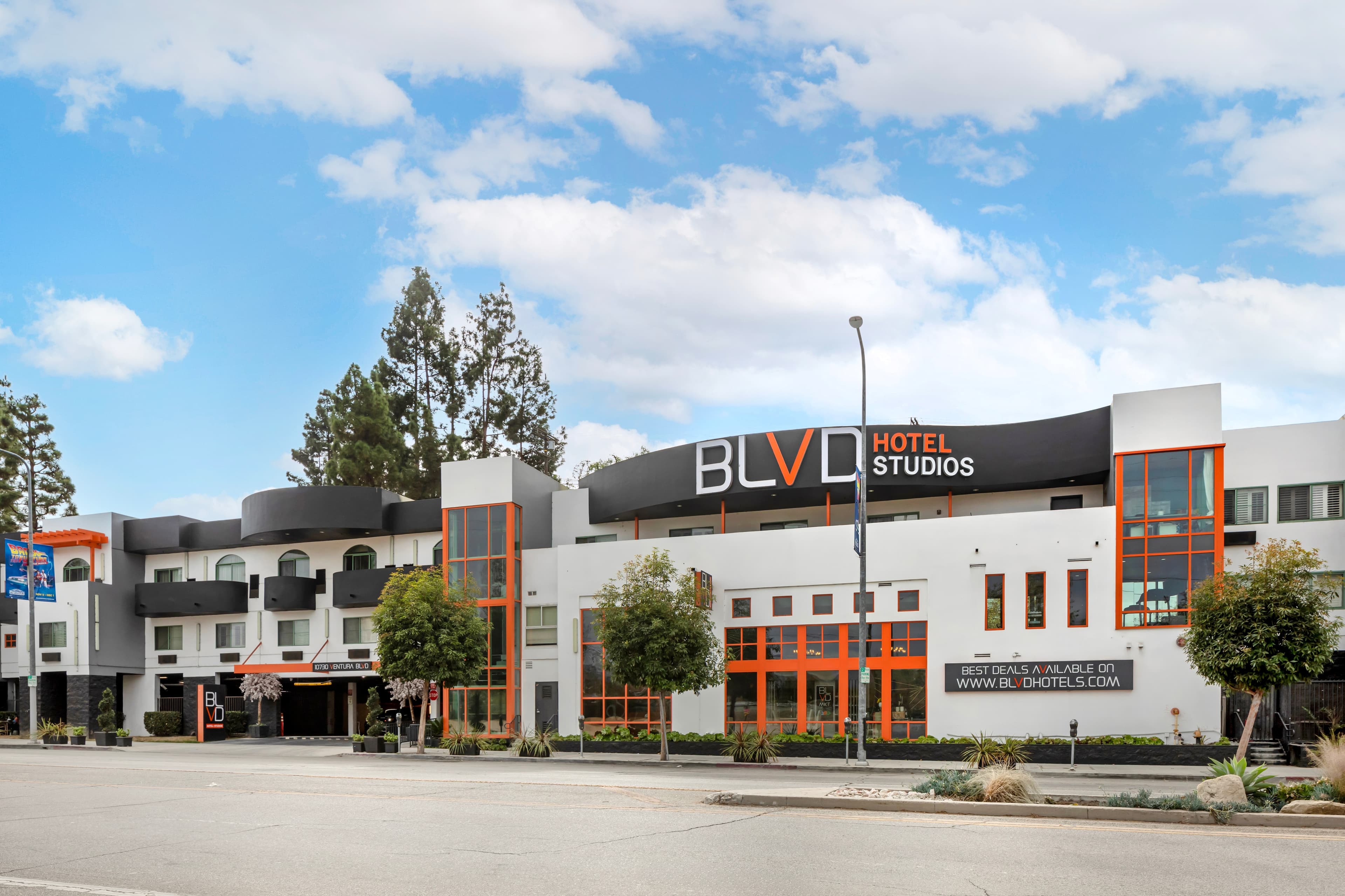 BLVD Hotel and Studios Universal-Hollywood, an Ascend Collection Hotel - Image 1