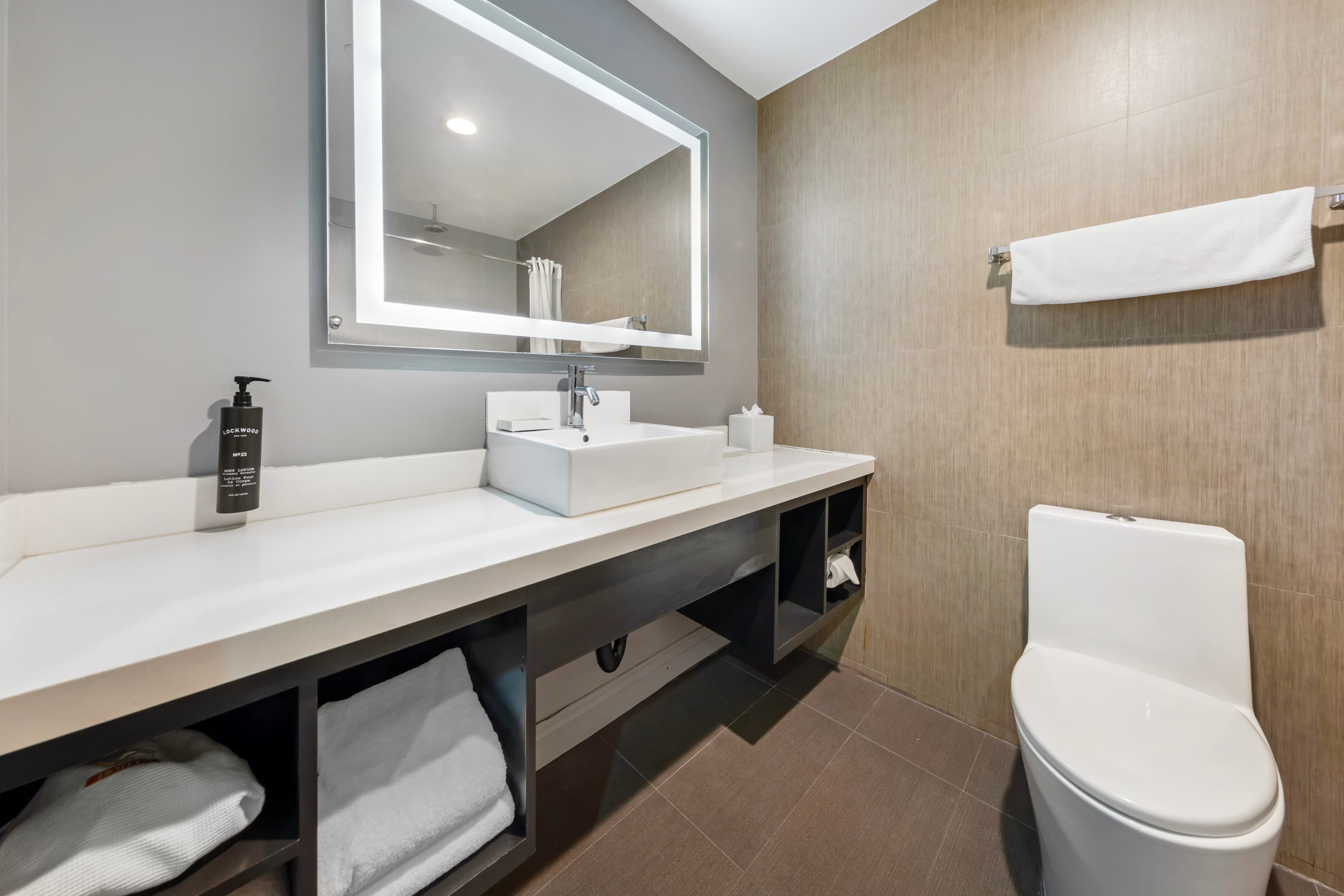 BLVD Hotel and Studios Universal-Hollywood, an Ascend Collection Hotel - Image 4