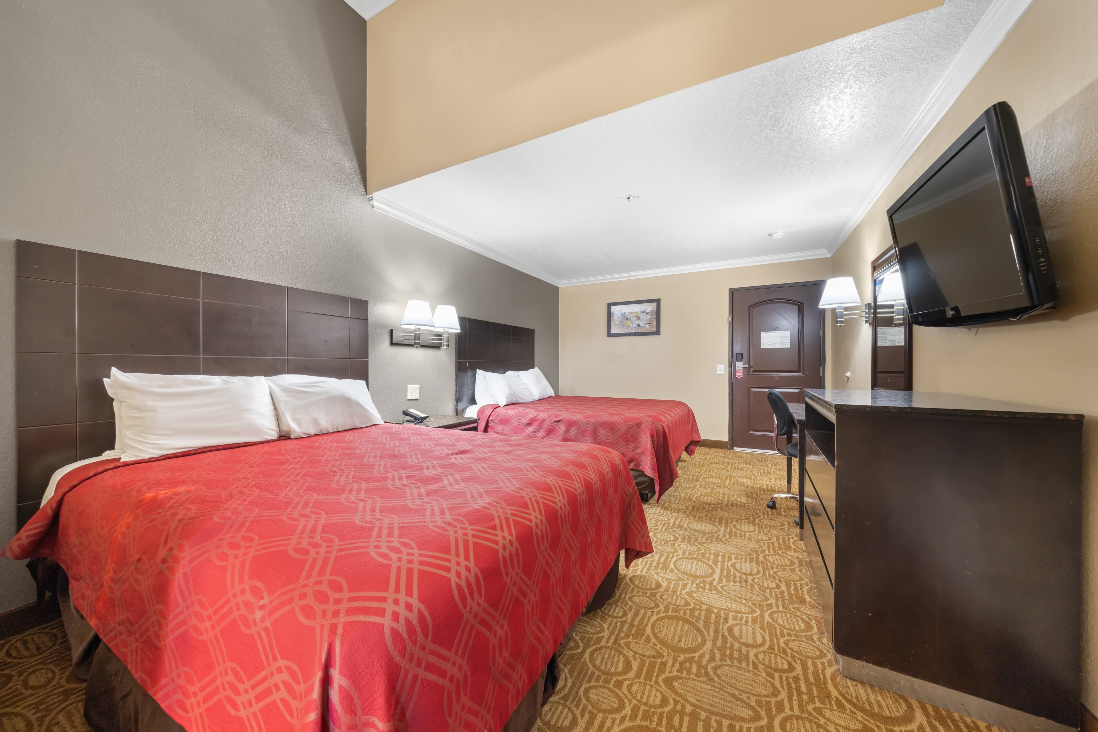 Econo Lodge Inn & Suites Fallbrook Downtown — 14