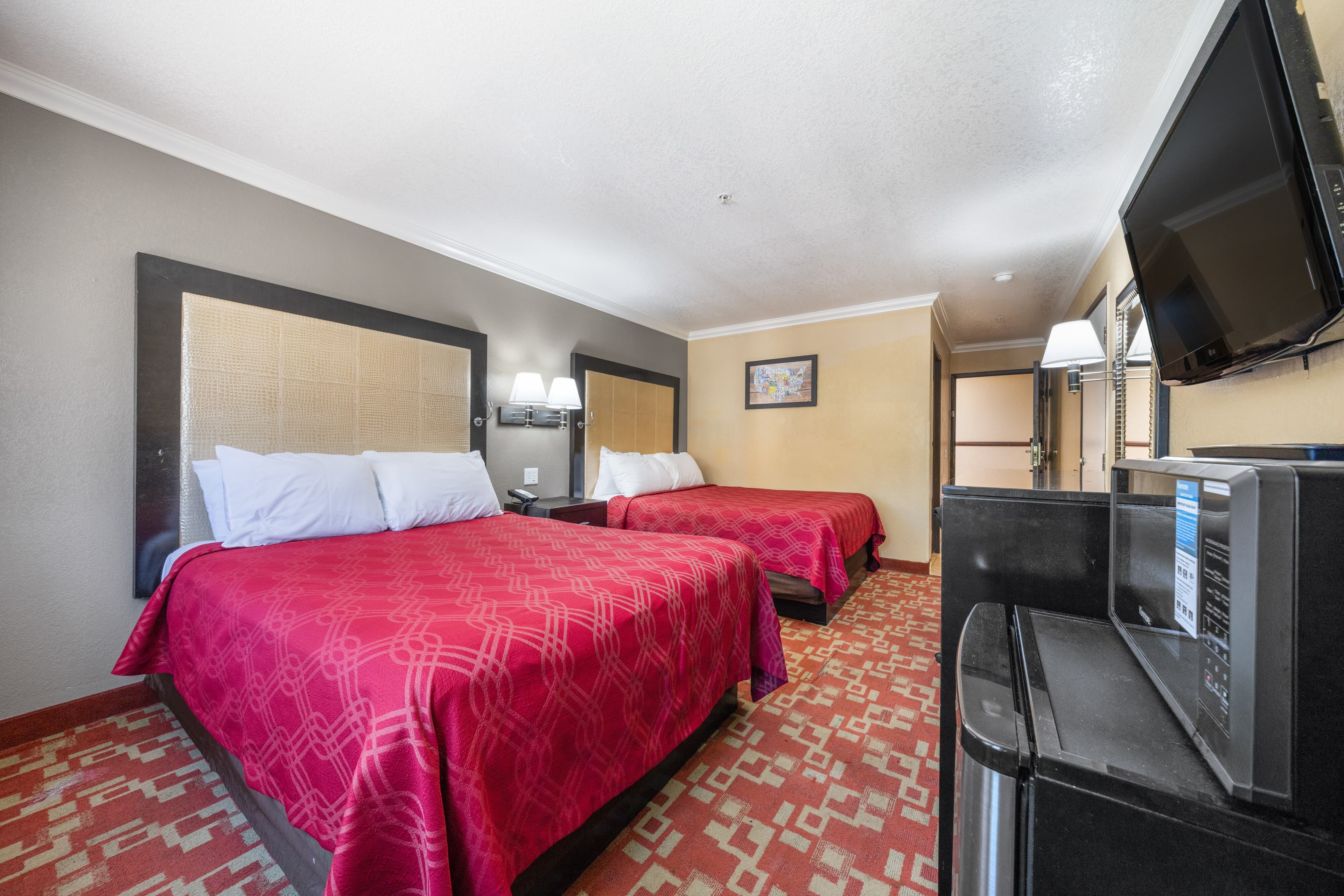 Econo Lodge Inn & Suites Fallbrook Downtown — 16