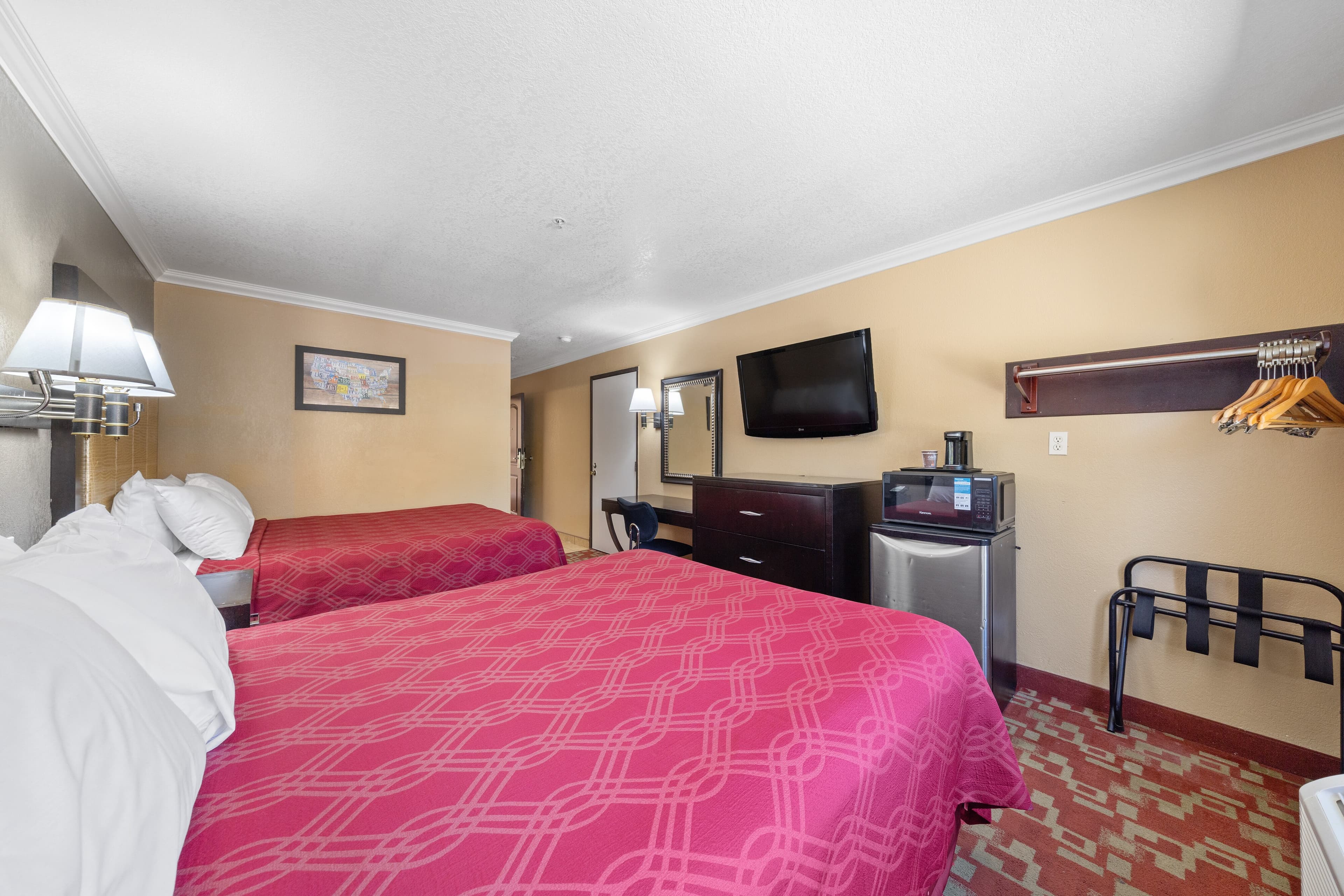 Econo Lodge Inn & Suites Fallbrook Downtown — 17