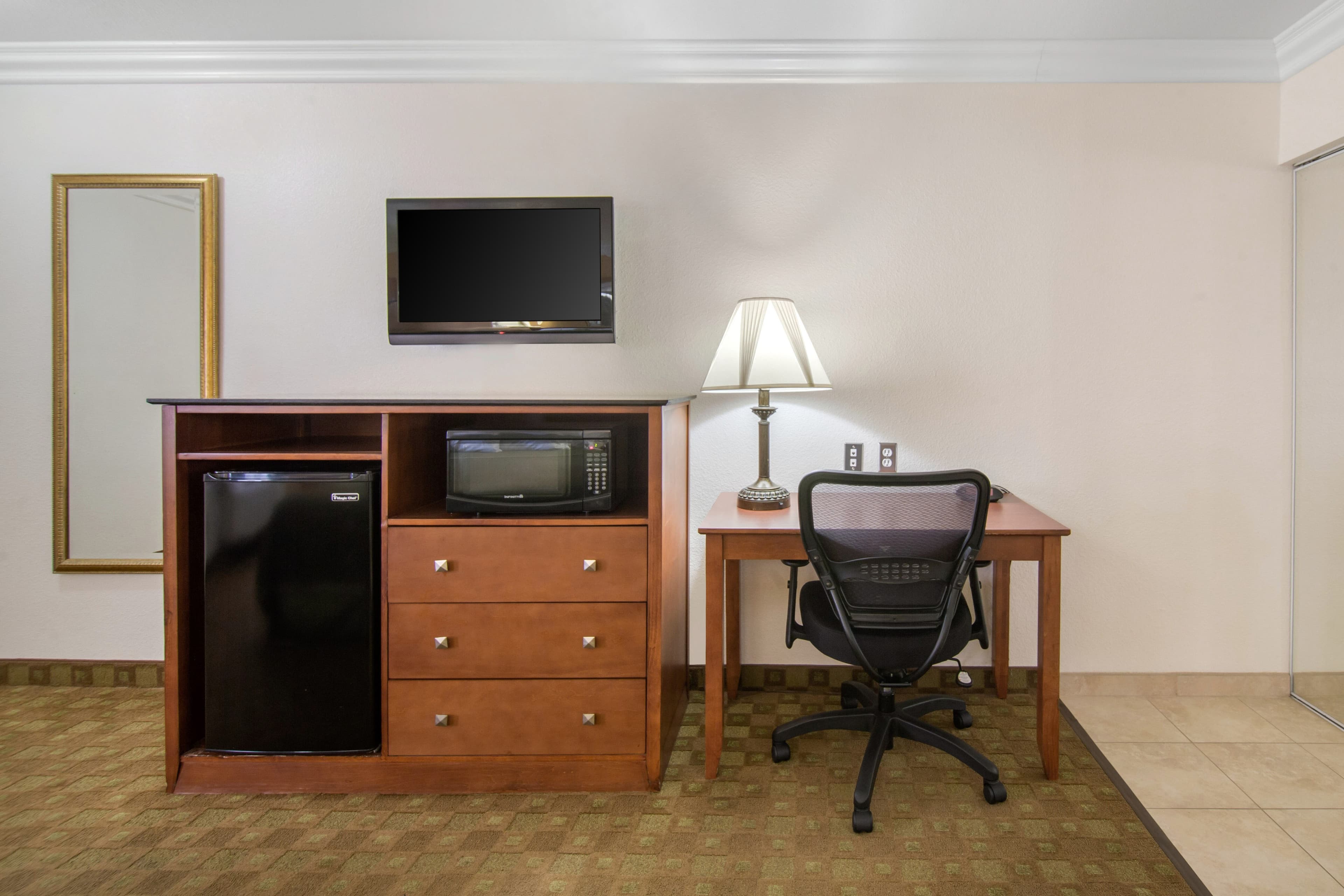 Rodeway Inn Adelanto US 395 — 8