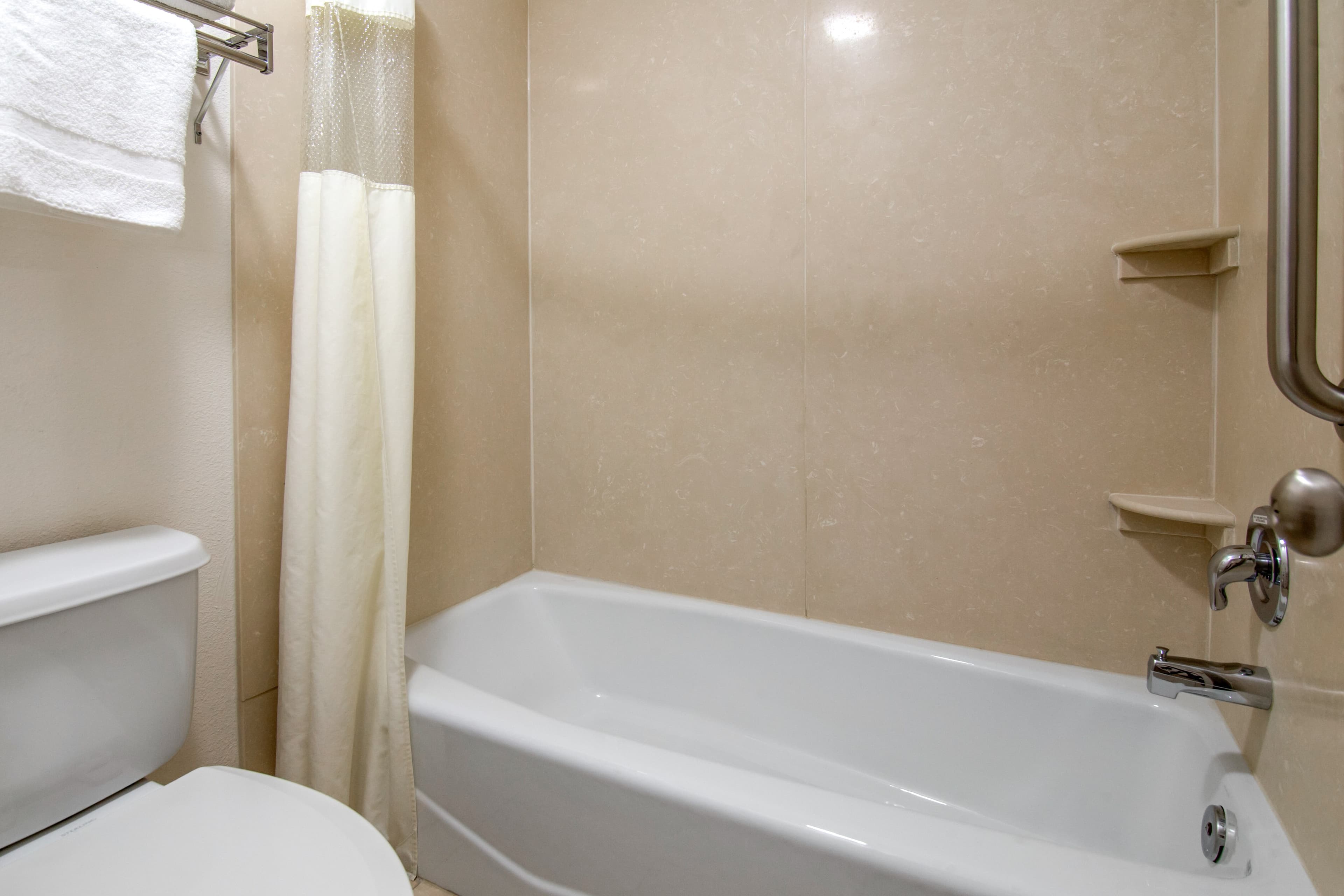 Rodeway Inn Adelanto US 395 — 18