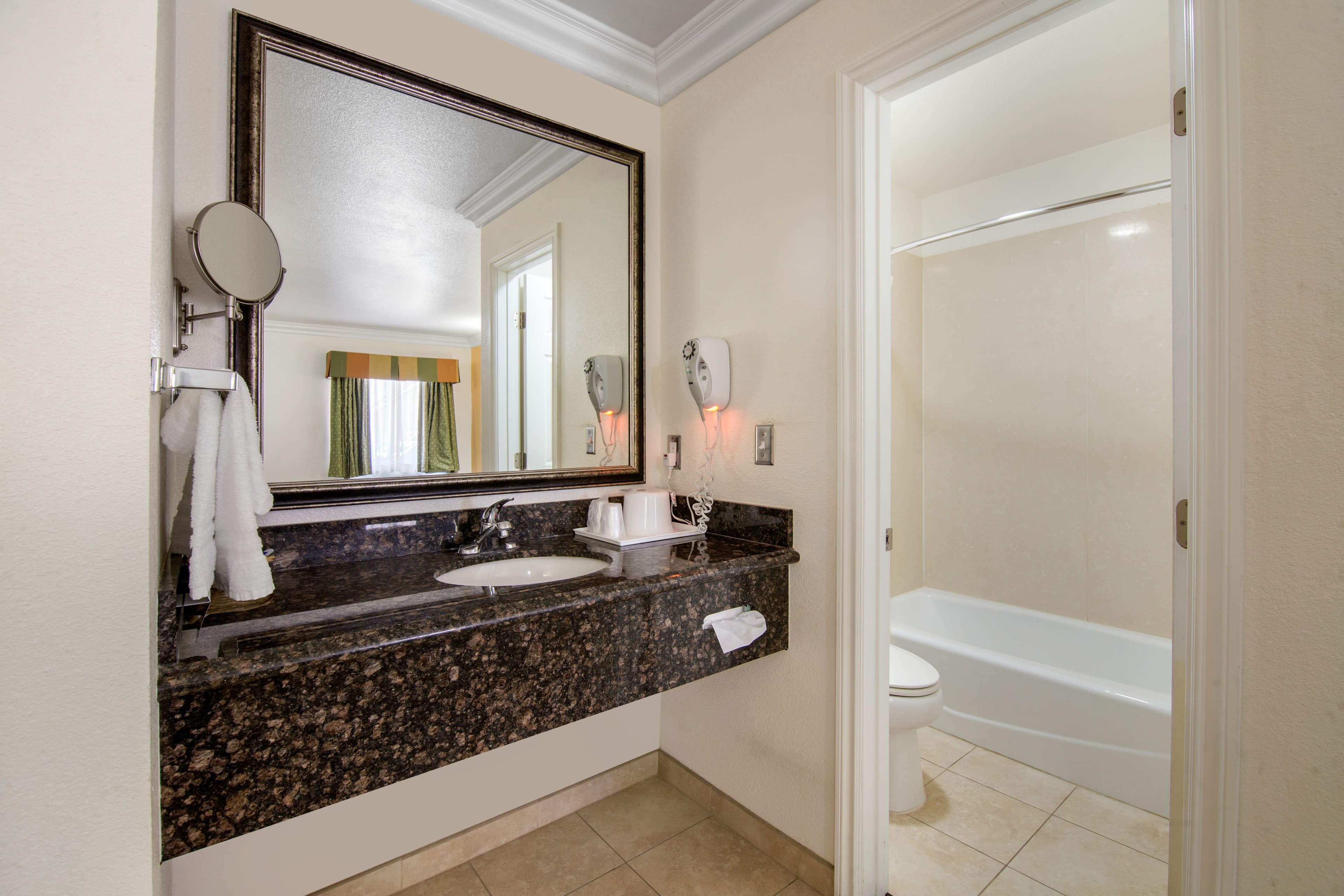Rodeway Inn Adelanto US 395 — 19