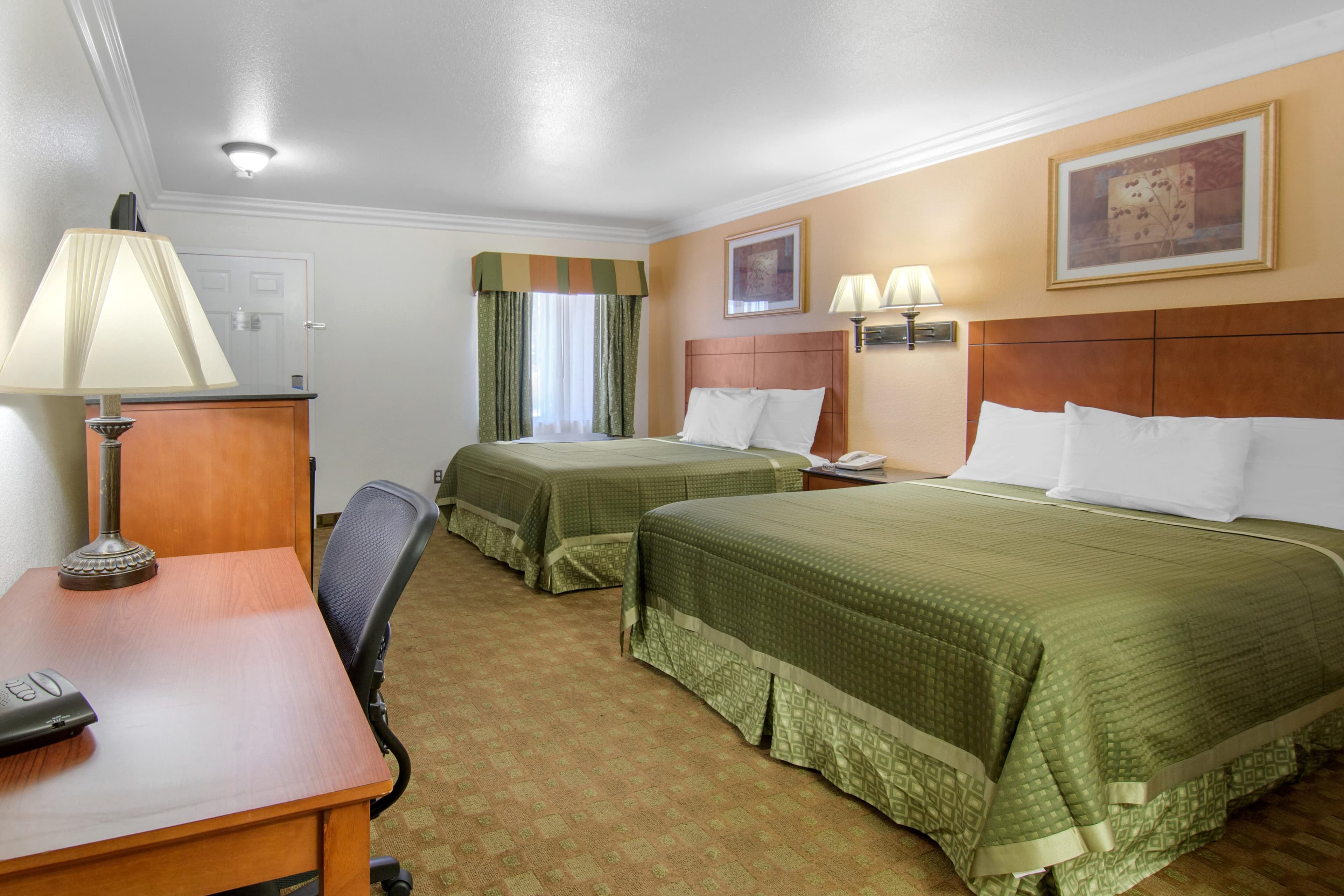 Rodeway Inn Adelanto US 395 — 25