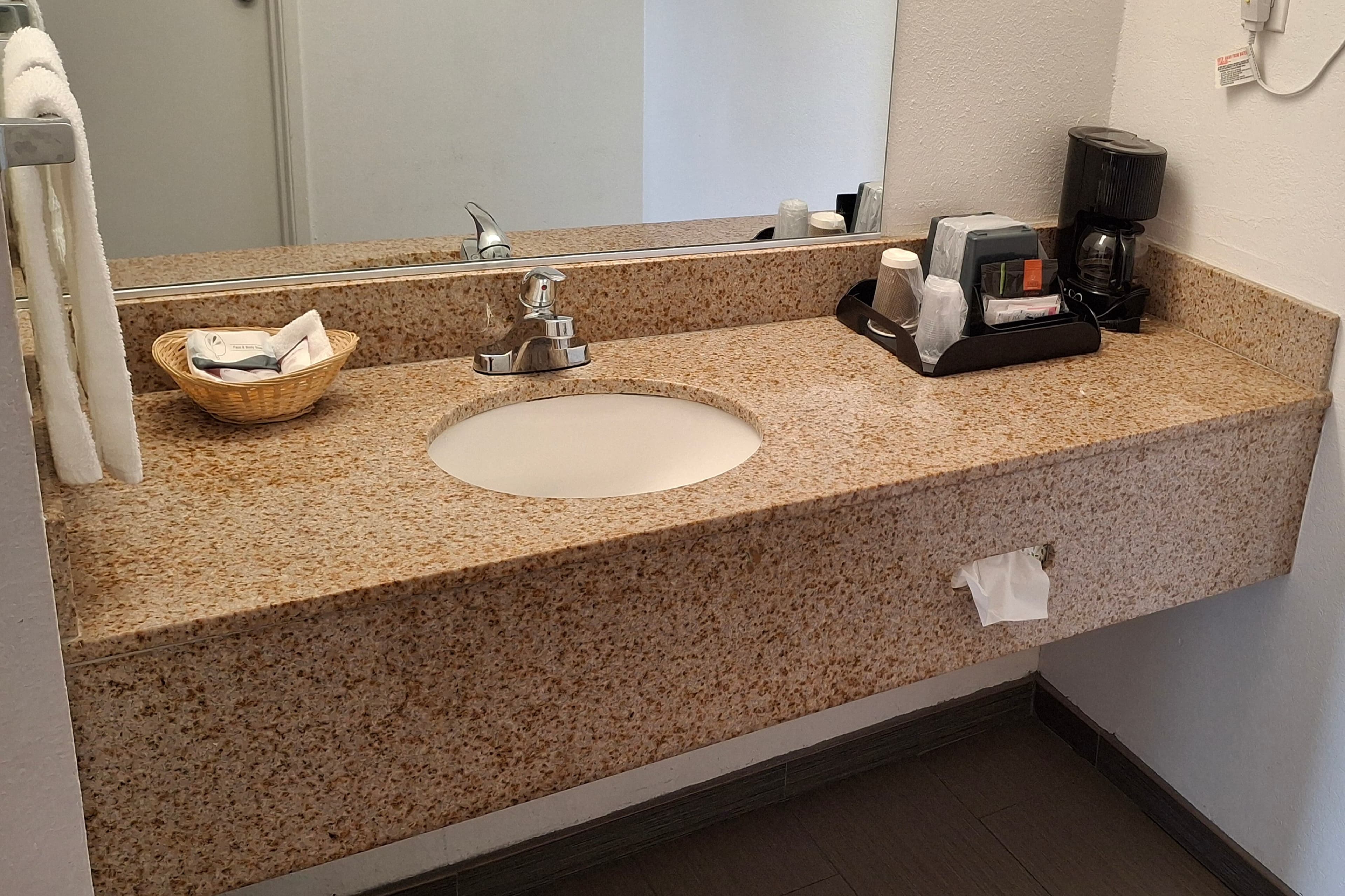 Rodeway Inn Alameda-Oakland — 6