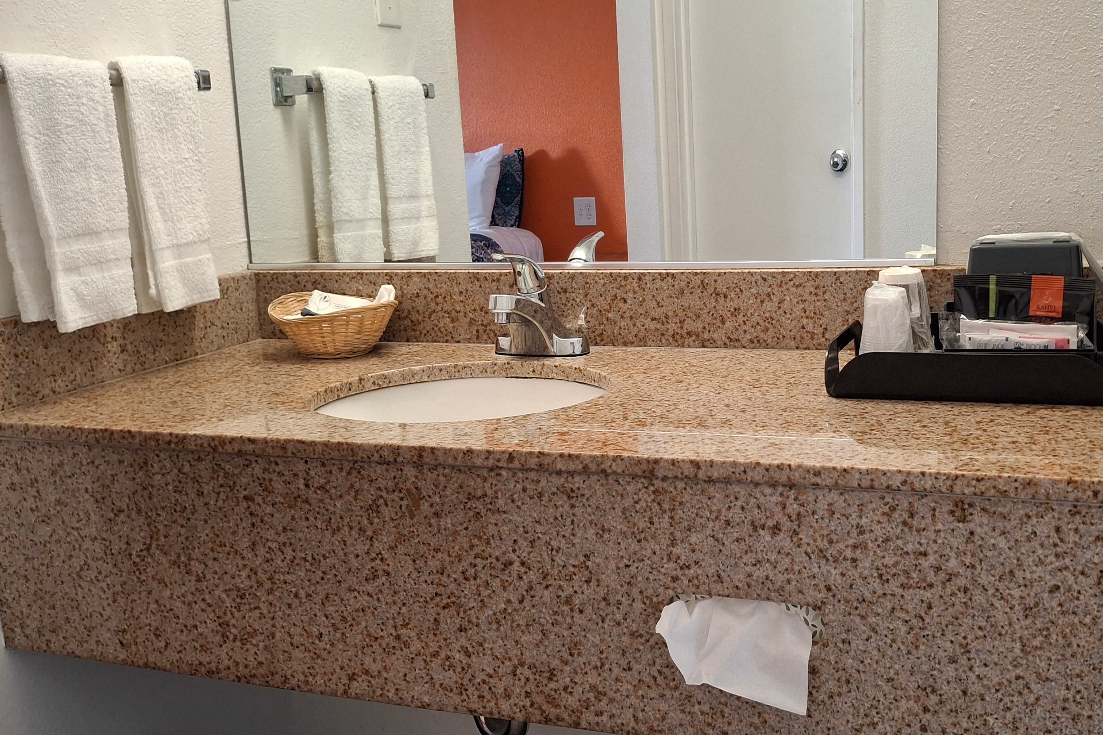 Rodeway Inn Alameda-Oakland — 7