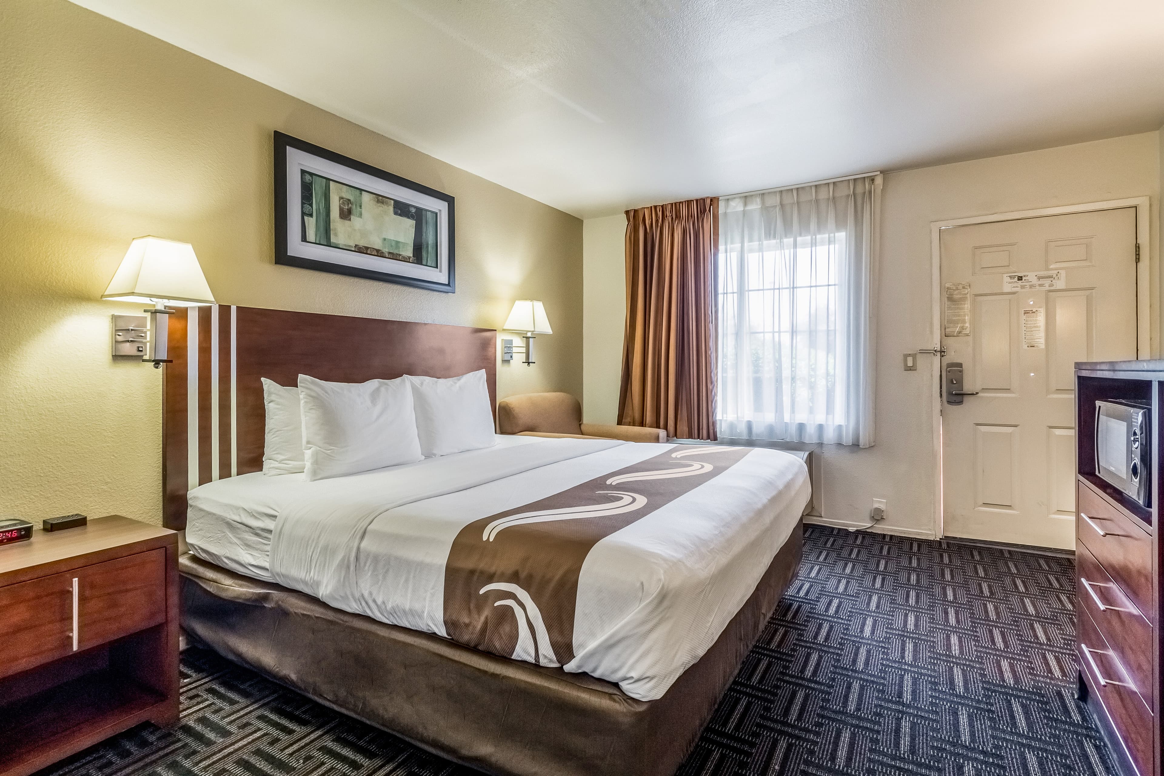 Quality Inn Fresno Near University - Image 2