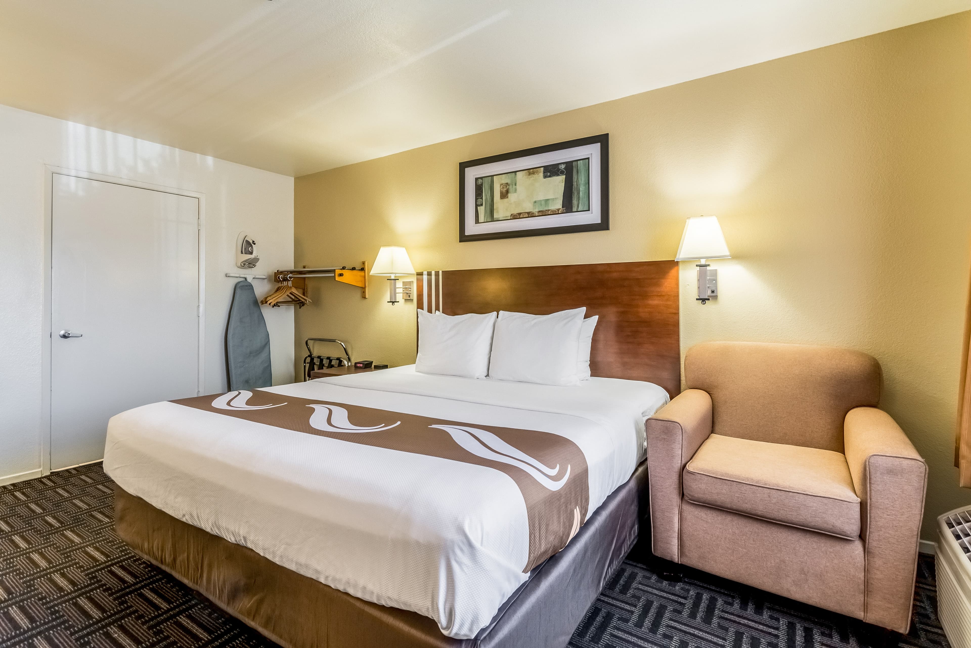 Quality Inn Fresno Near University - Image 3