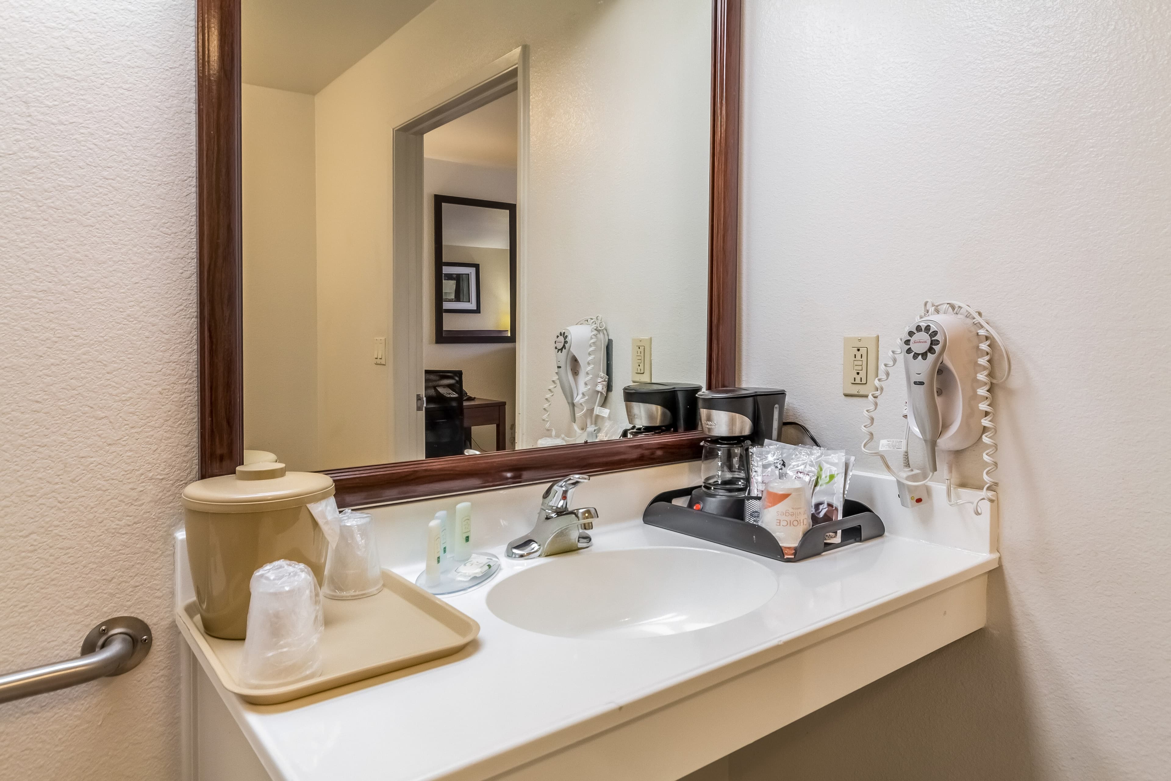 Quality Inn Fresno Near University — 12