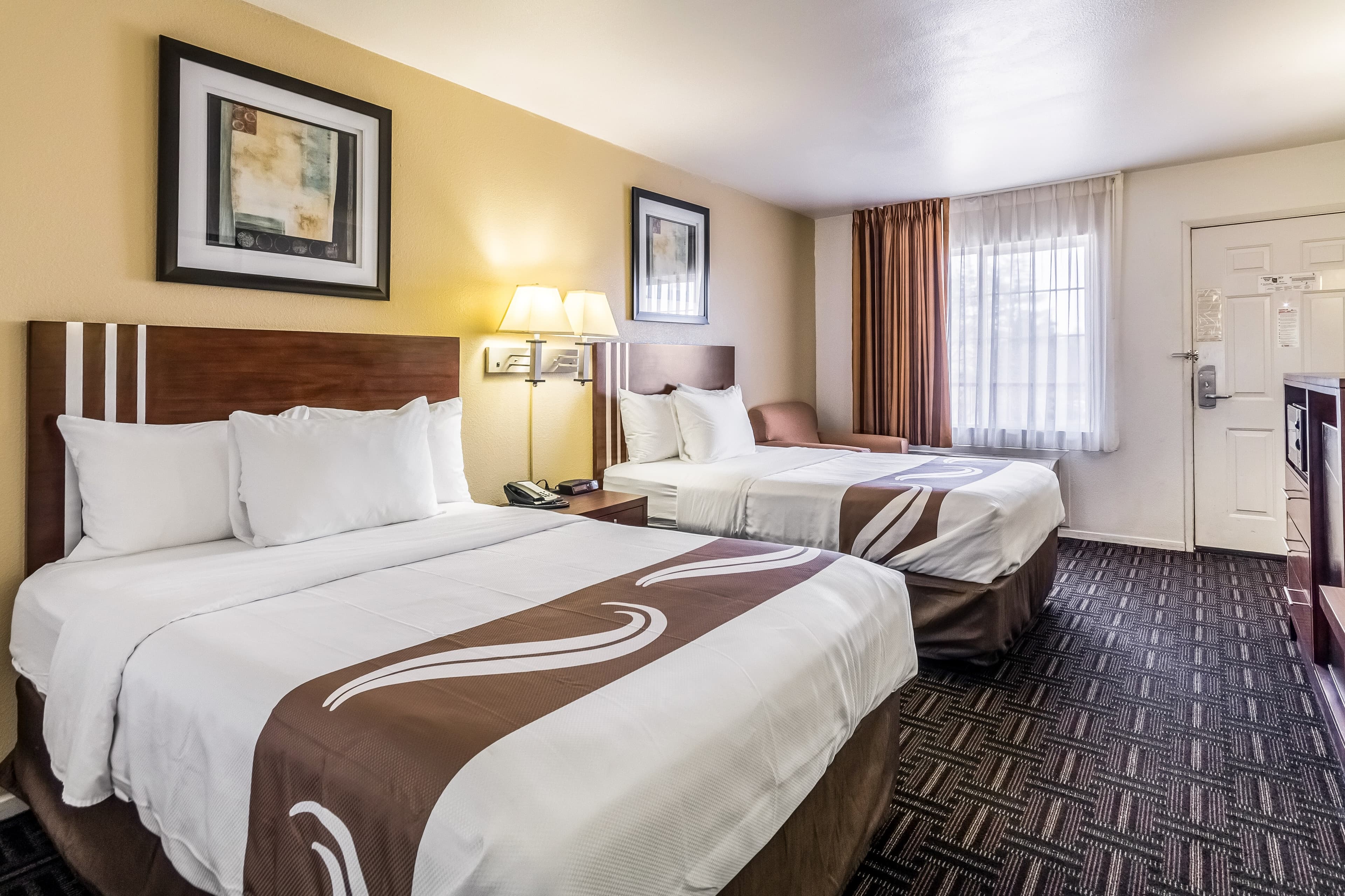 Quality Inn Fresno Near University - Image 1