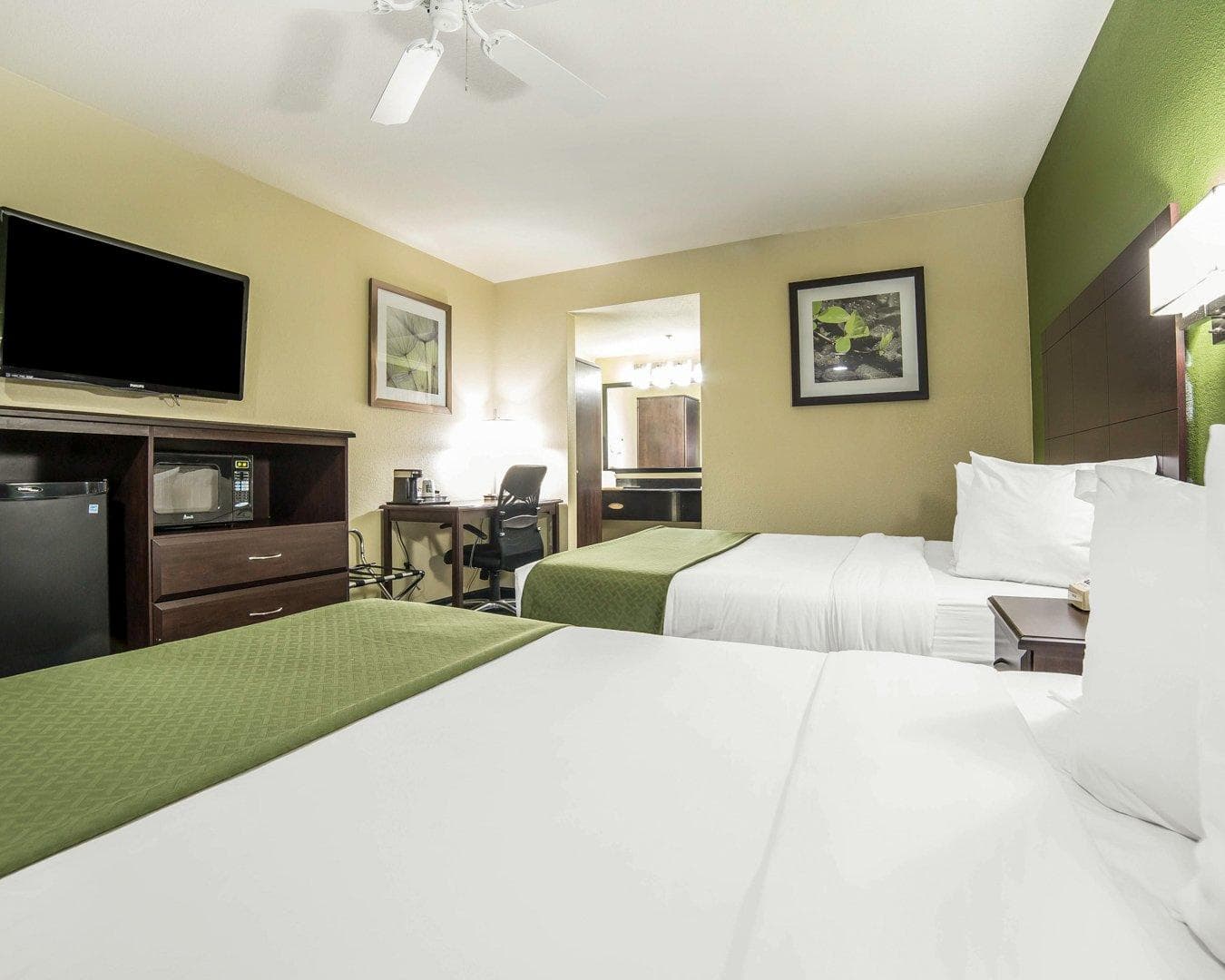 Quality Inn Needles — 16