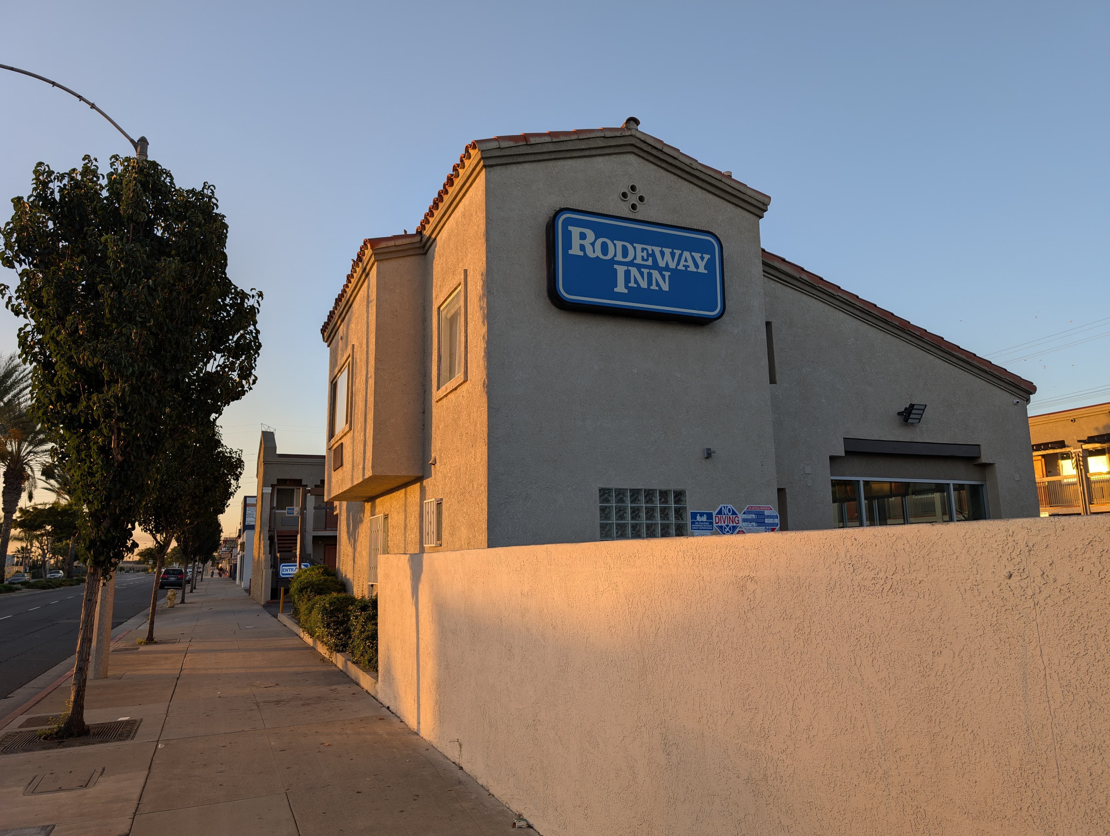 Rodeway Inn South Gate - Los Angeles South - Image 1