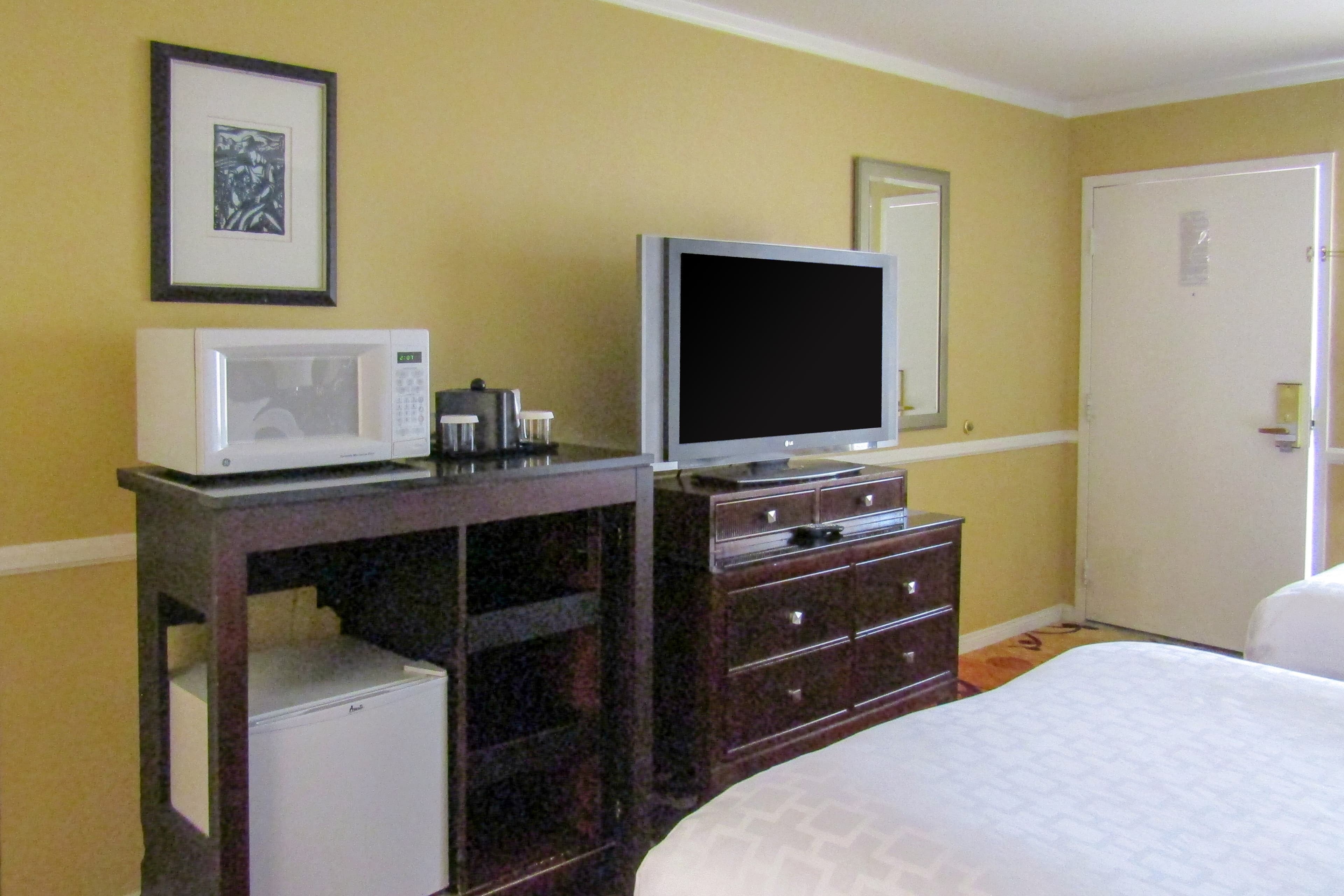 Clarion Inn Near China Lake Naval Station - Image 5