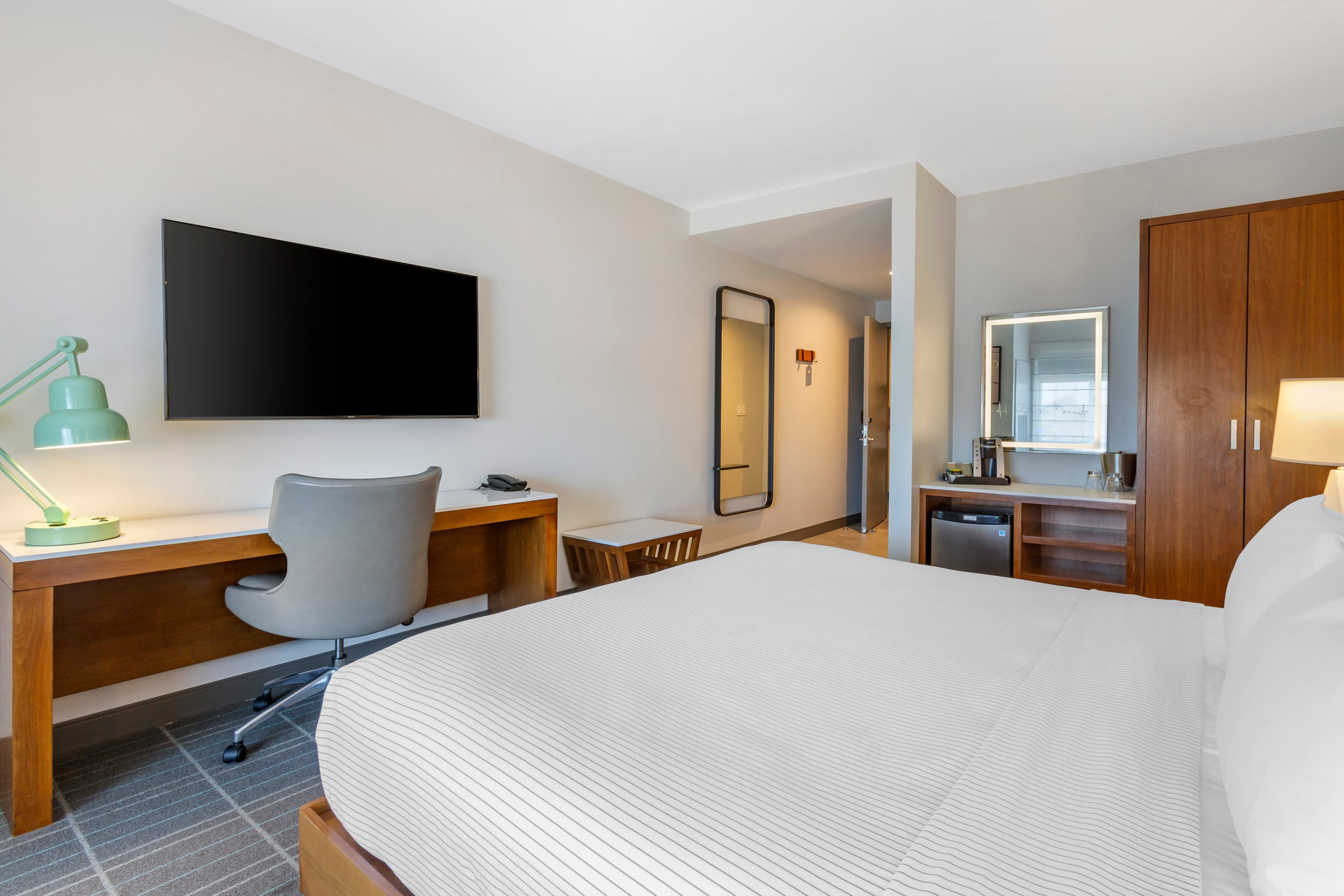 Cambria Hotel LAX - Image 5