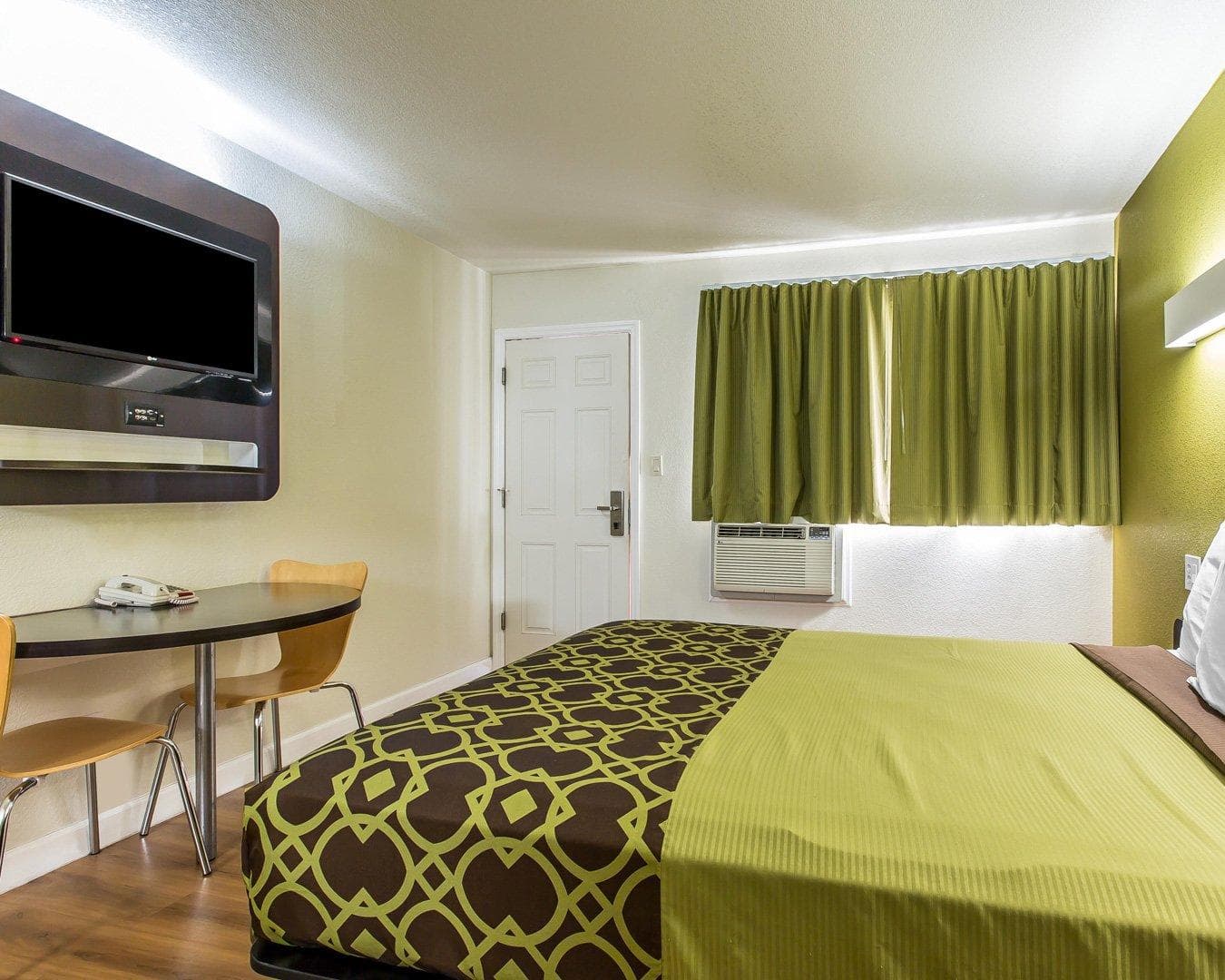 Rodeway Inn Downtown Hanford — 11