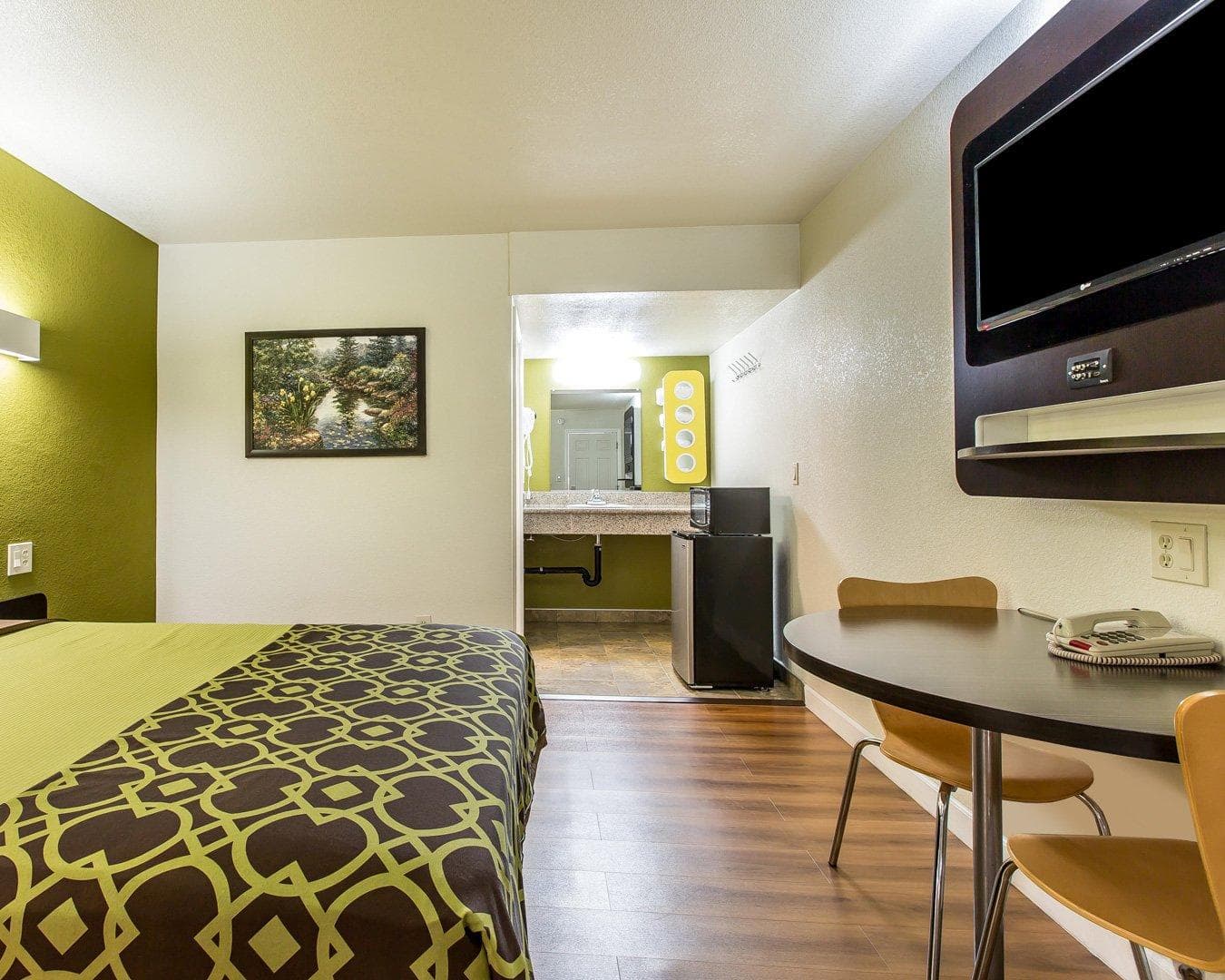 Rodeway Inn Downtown Hanford — 14